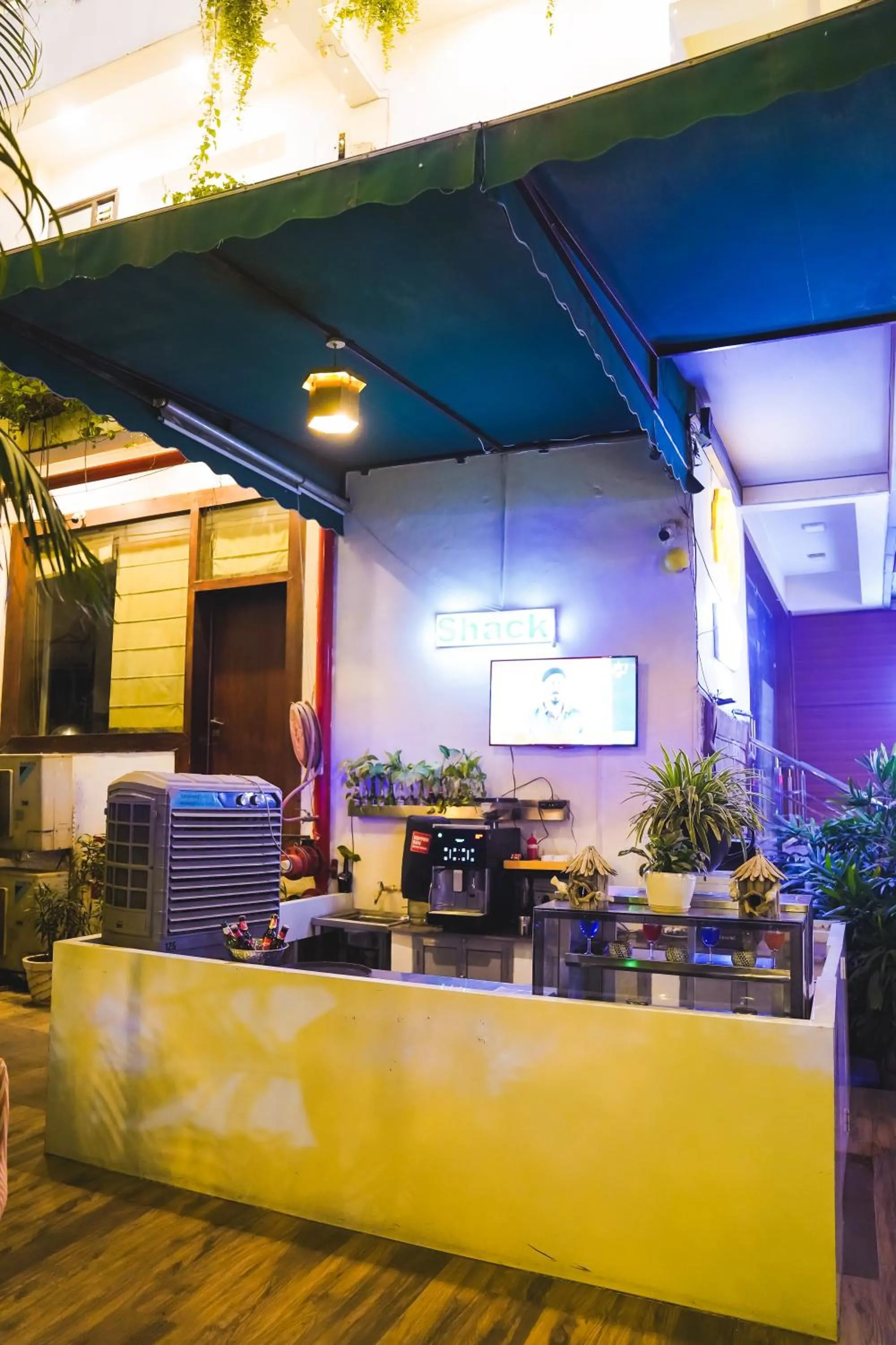 Restaurant/places to eat in Hotel Dodas Palace