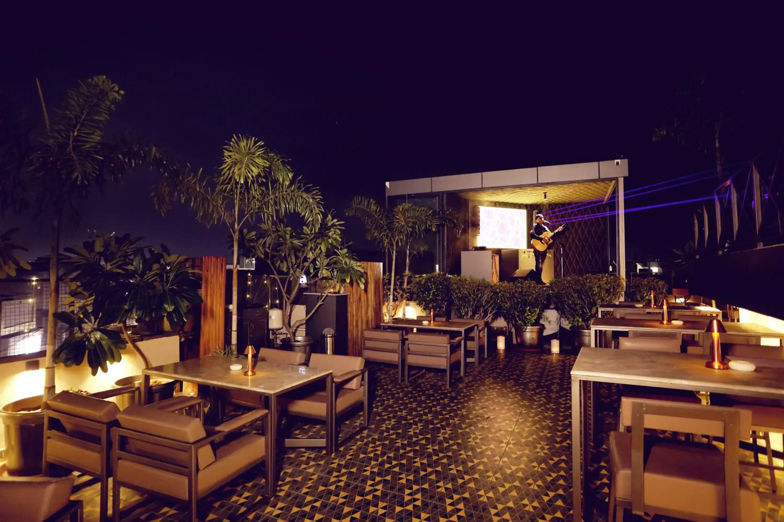 Restaurant/places to eat in Hotel Dodas Palace Restaurant/places to eat in Hotel Dodas Palace