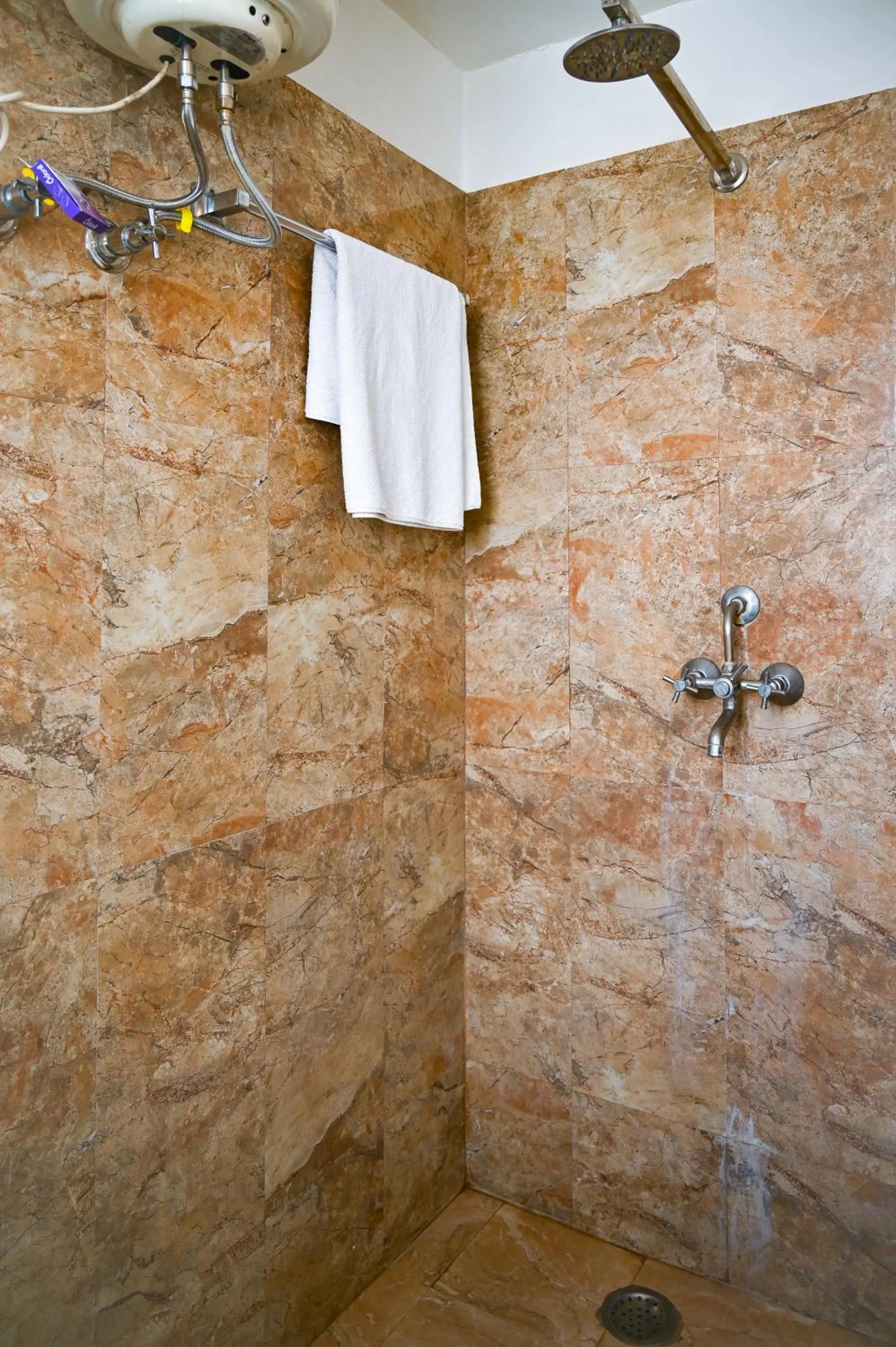 Shower in Hotel Dodas Palace