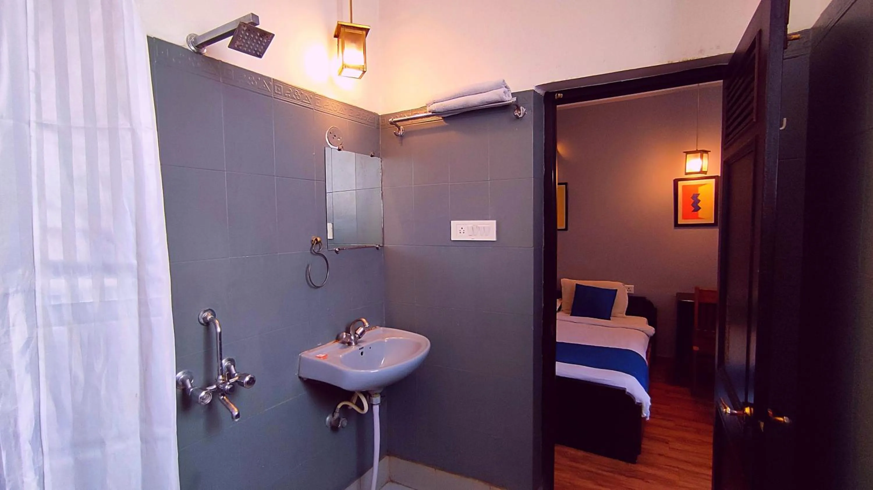 Bathroom, Bed in Hotel Dodas Palace