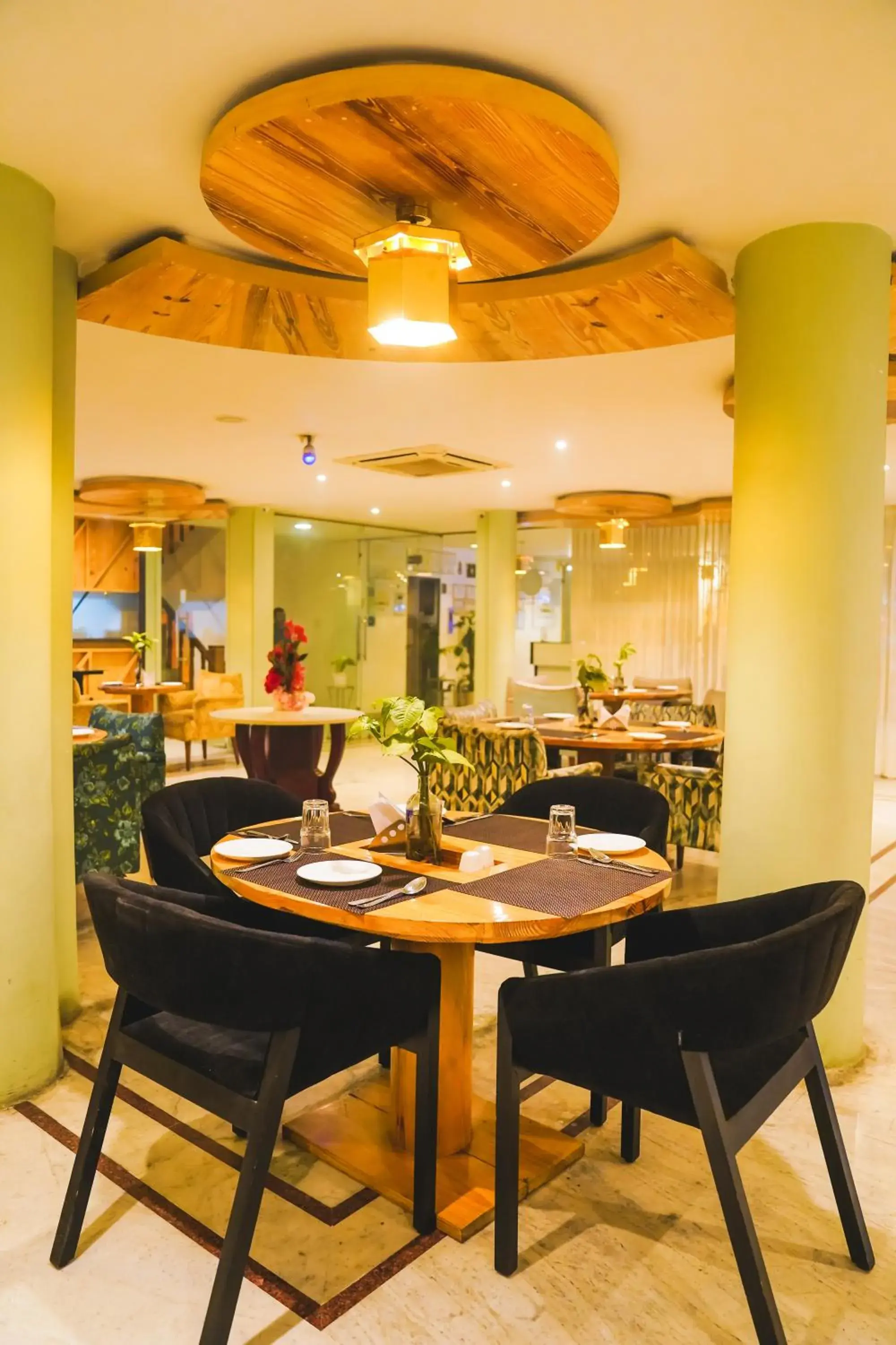 Restaurant/places to eat in Hotel Dodas Palace Restaurant/places to eat in Hotel Dodas Palace