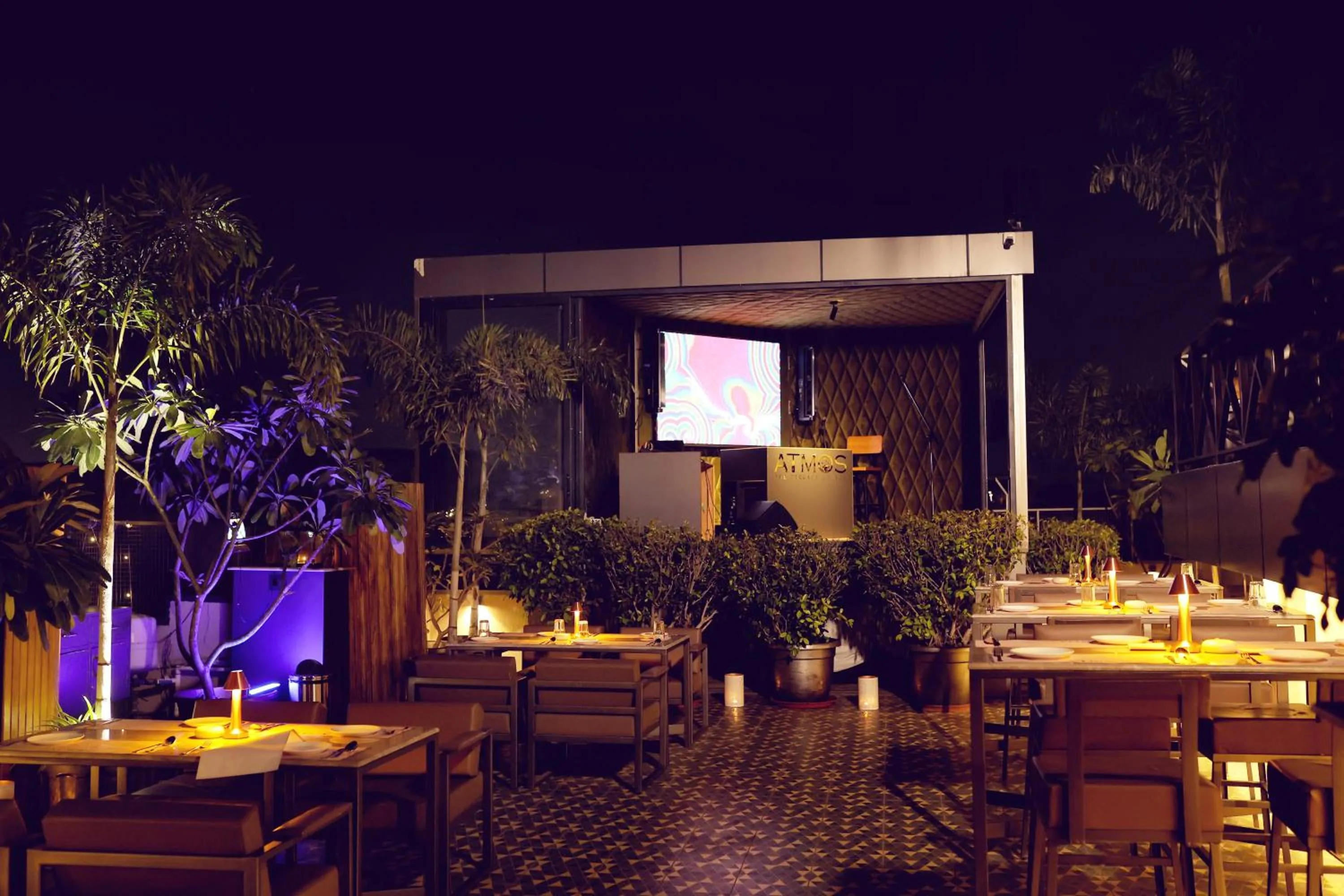 Restaurant/places to eat in Hotel Dodas Palace