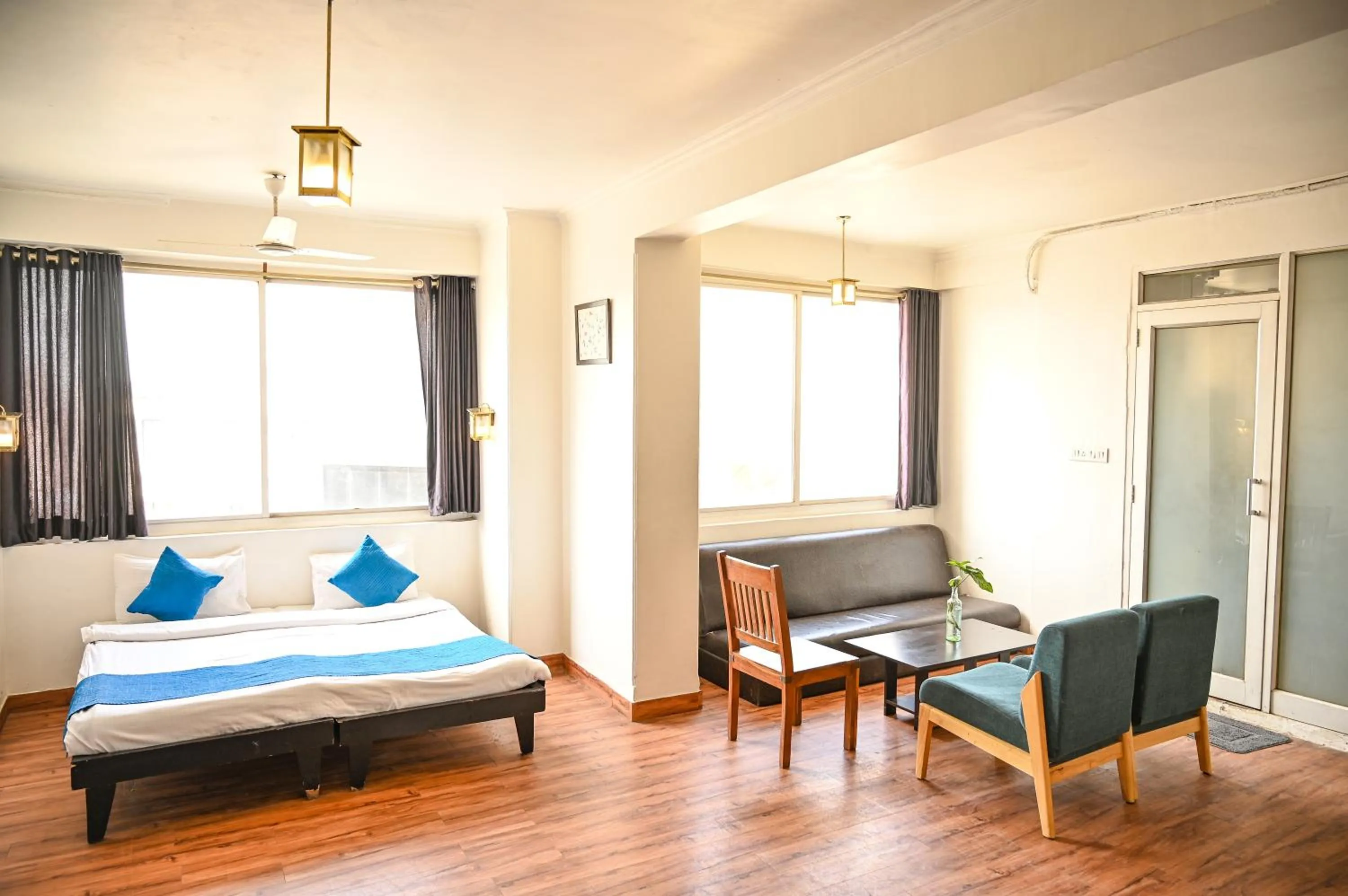 Living room, Bed in Hotel Dodas Palace