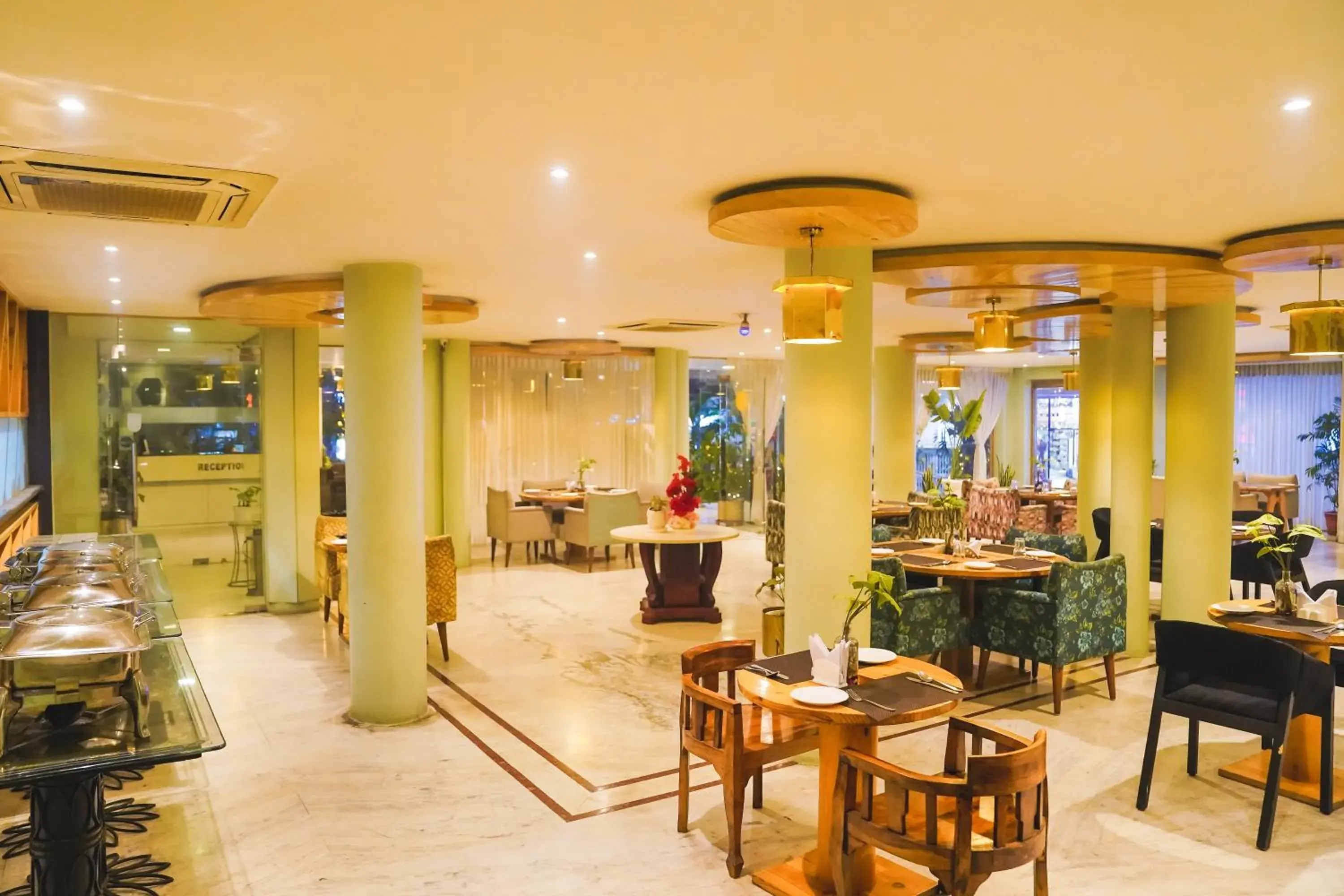 Restaurant/places to eat in Hotel Dodas Palace Restaurant/places to eat in Hotel Dodas Palace