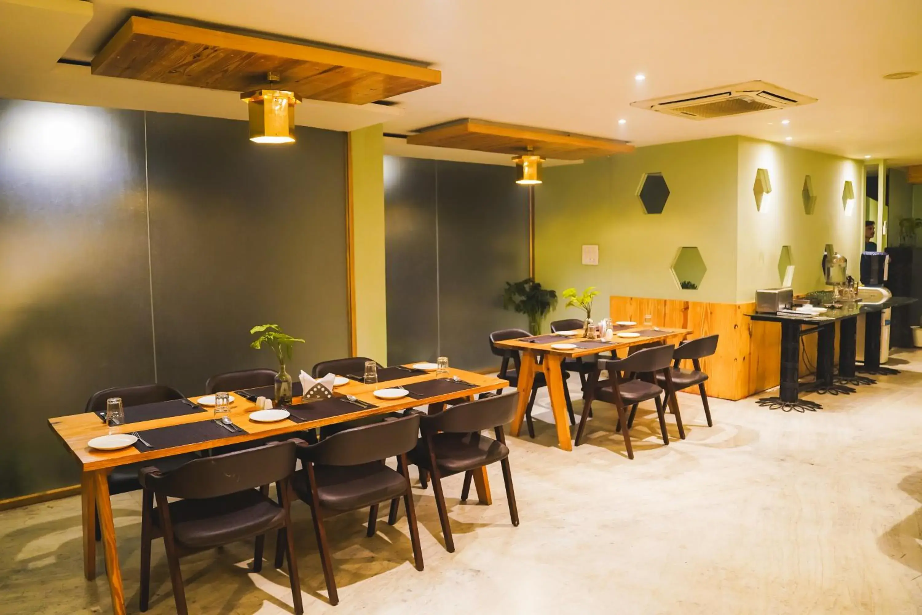 Restaurant/places to eat in Hotel Dodas Palace Restaurant/places to eat in Hotel Dodas Palace