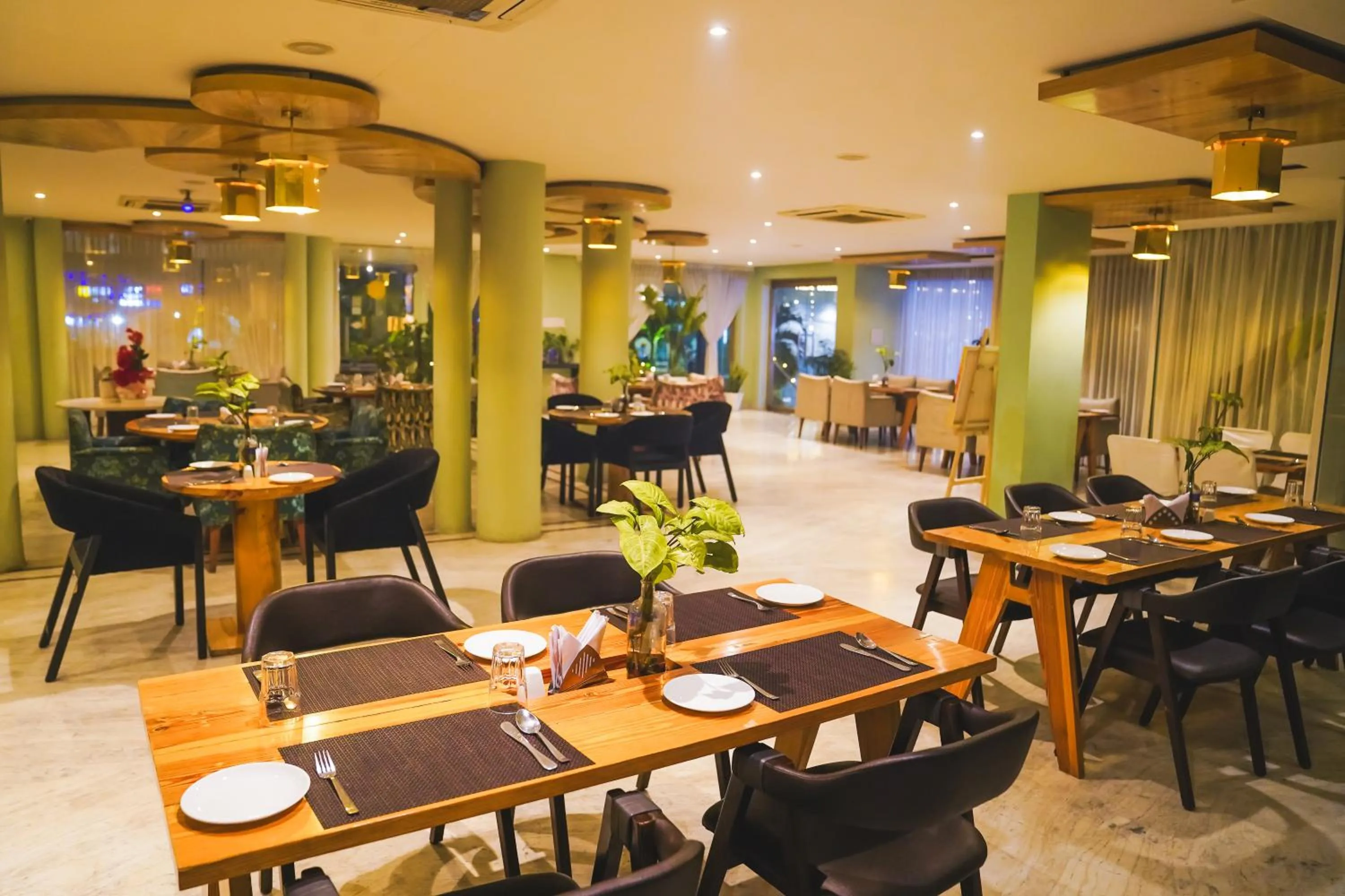 Restaurant/places to eat in Hotel Dodas Palace