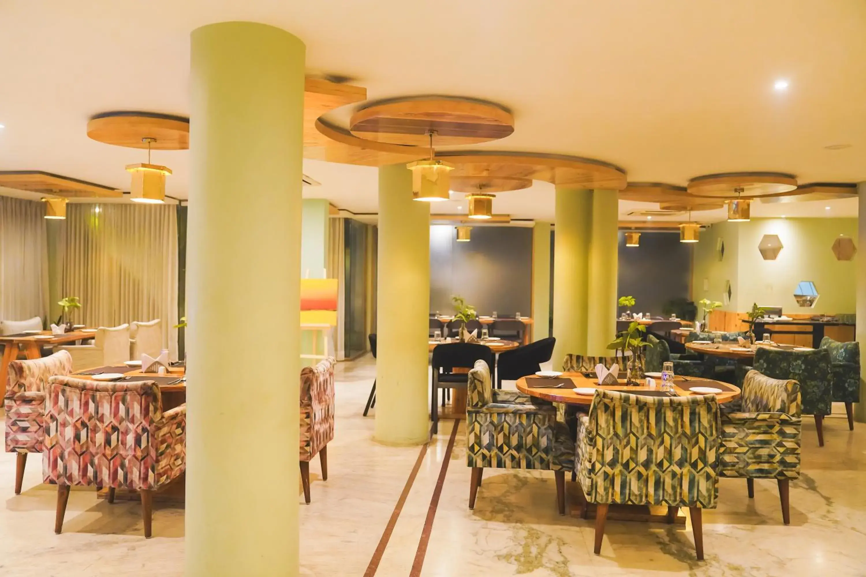 Restaurant/places to eat in Hotel Dodas Palace Restaurant/places to eat in Hotel Dodas Palace