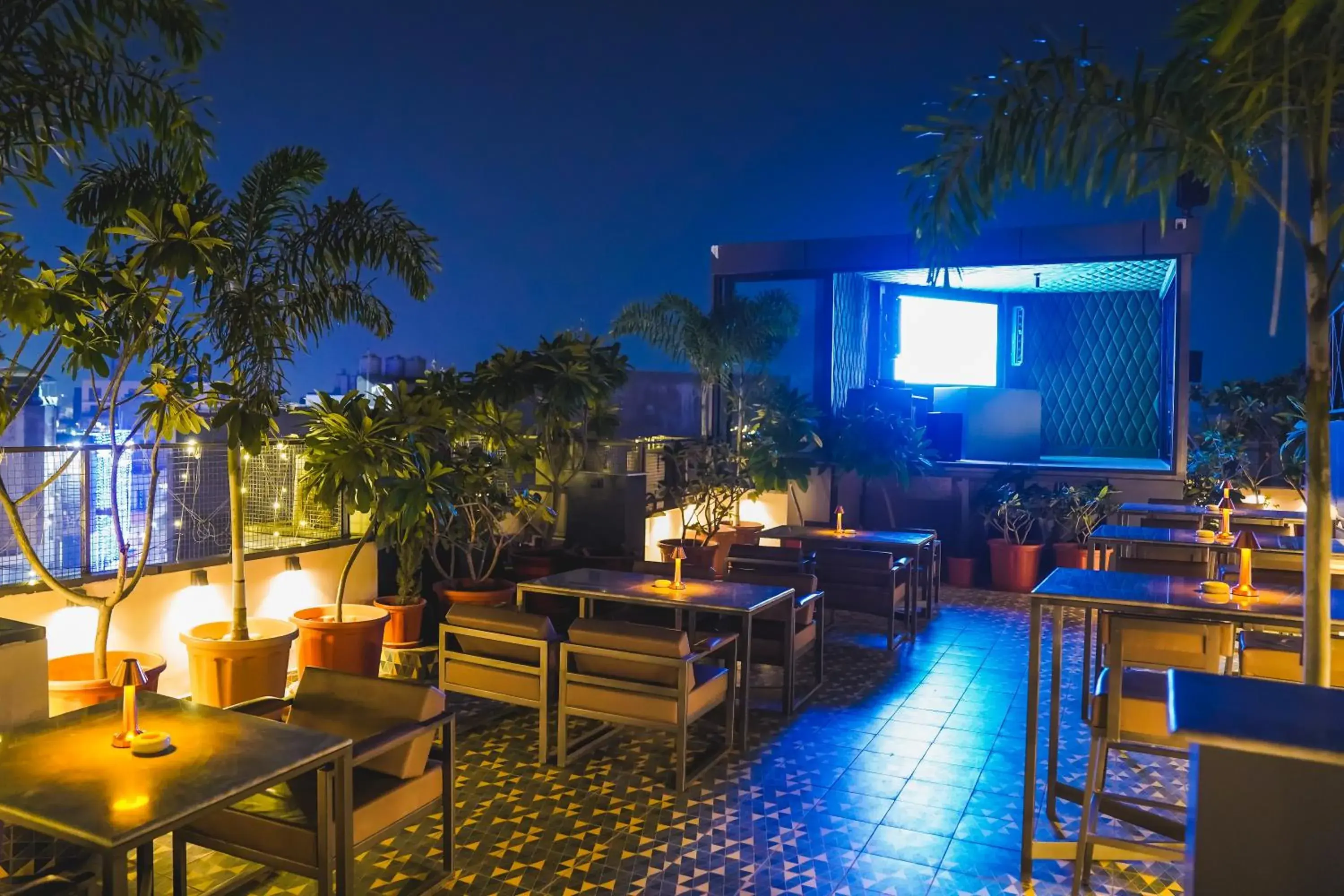 Restaurant/places to eat in Hotel Dodas Palace Restaurant/places to eat in Hotel Dodas Palace