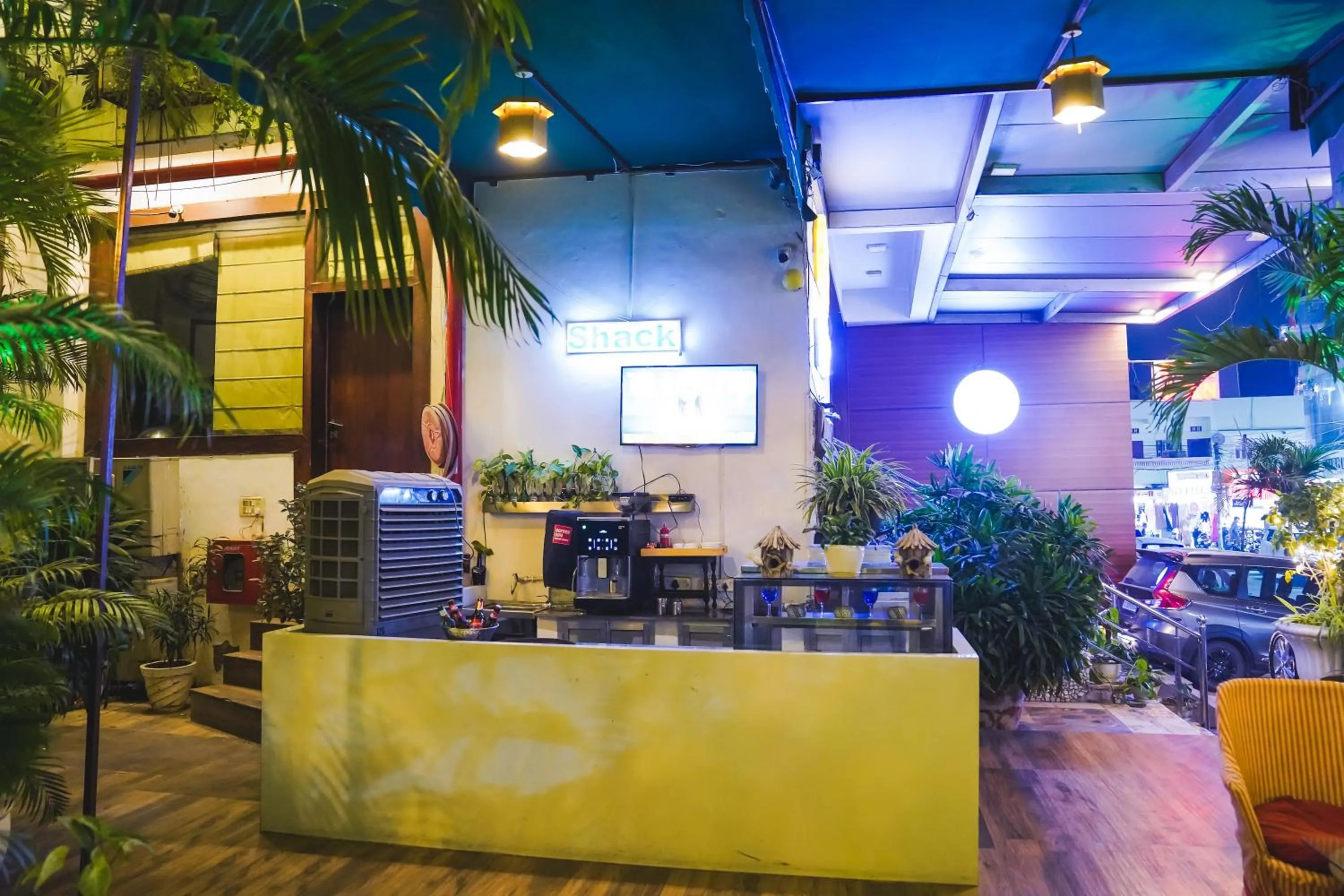 Restaurant/places to eat in Hotel Dodas Palace