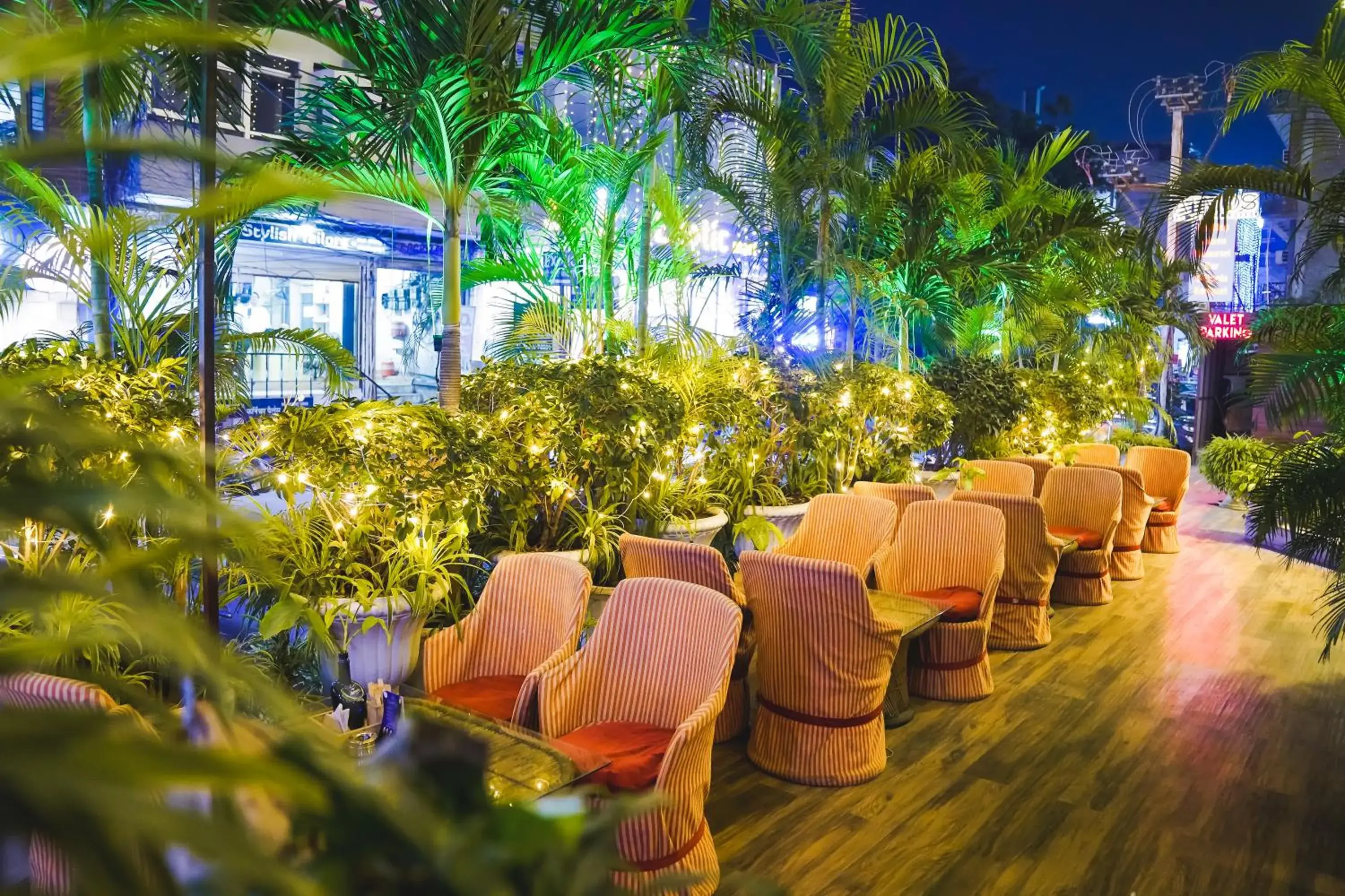 Restaurant/places to eat in Hotel Dodas Palace Restaurant/places to eat in Hotel Dodas Palace