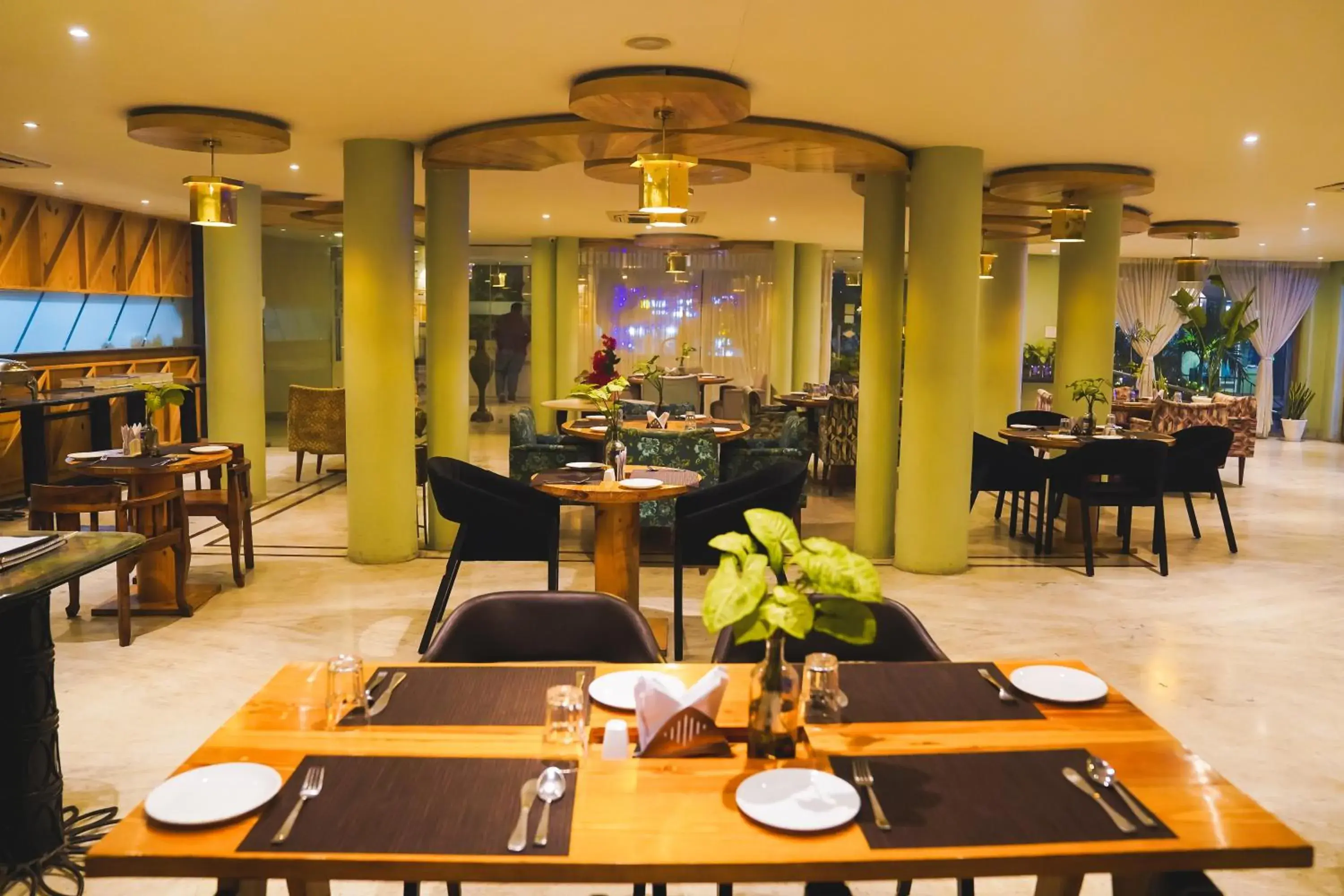 Restaurant/places to eat in Hotel Dodas Palace Restaurant/places to eat in Hotel Dodas Palace