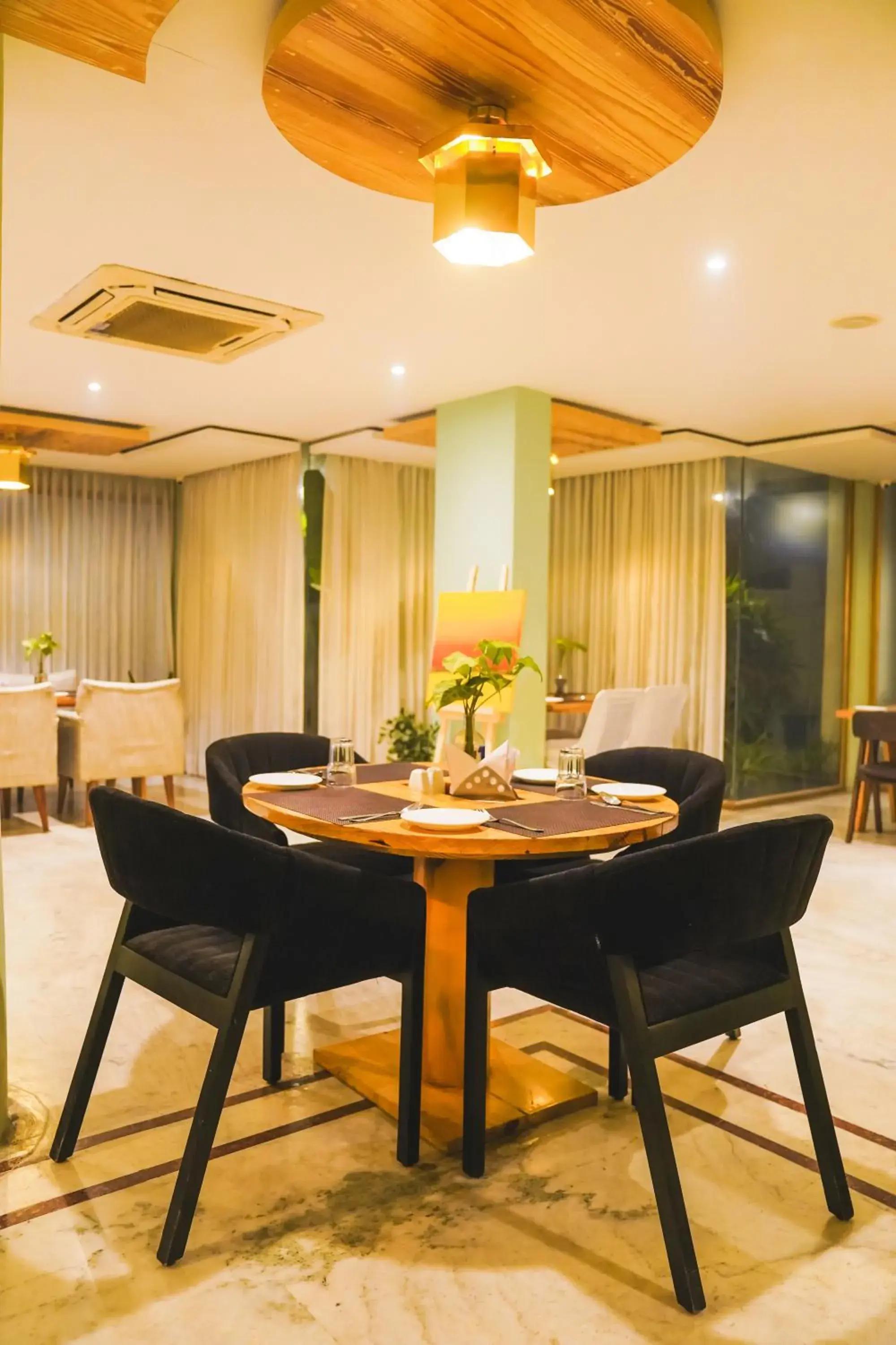 Restaurant/places to eat in Hotel Dodas Palace Restaurant/places to eat in Hotel Dodas Palace