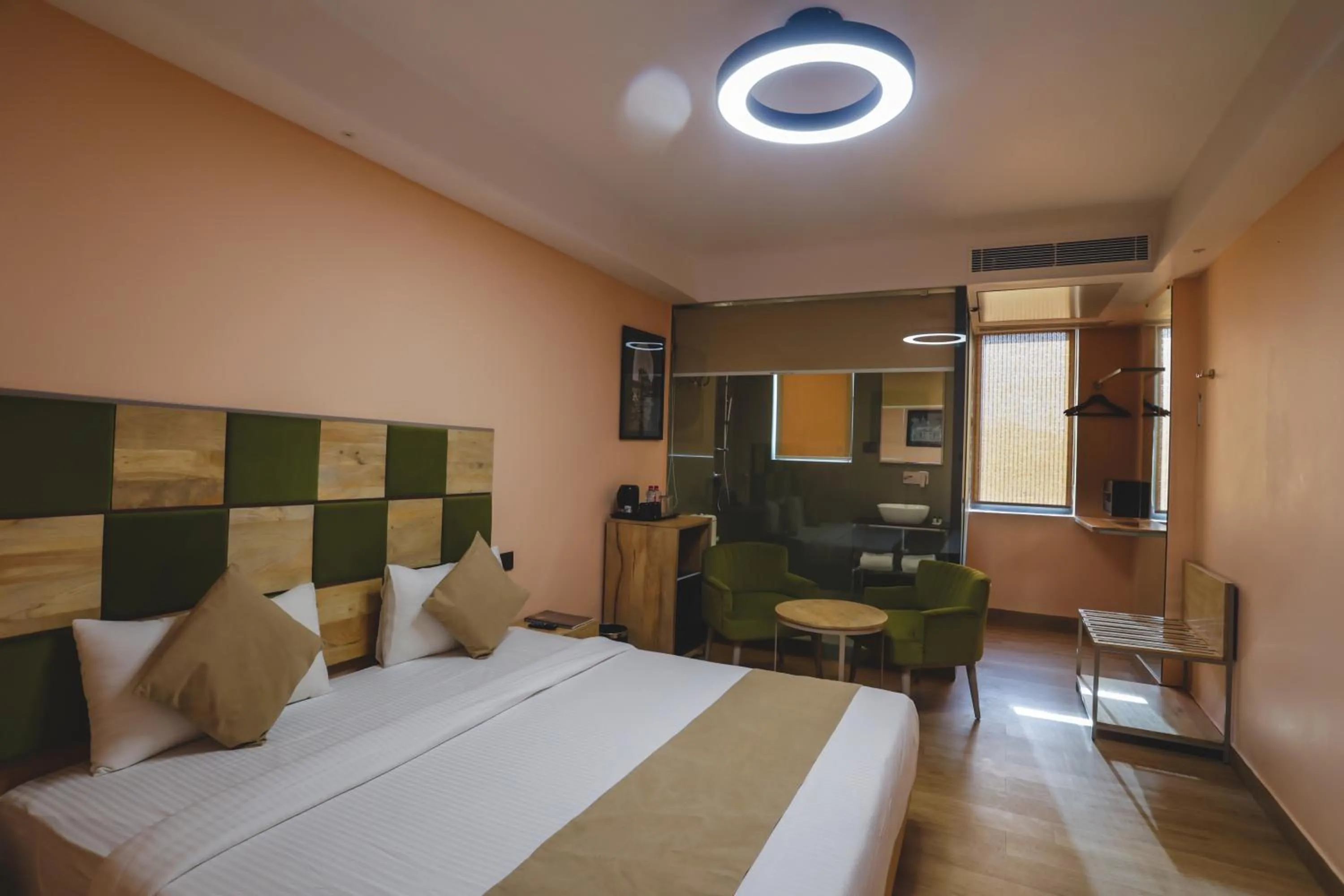 Seating area, Bed in Hotel Dodas Palace