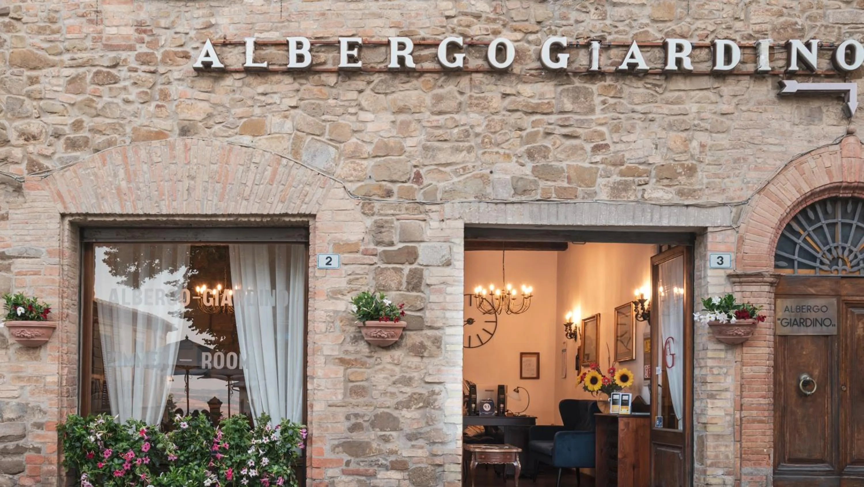 Facade/entrance in Albergo Giardino