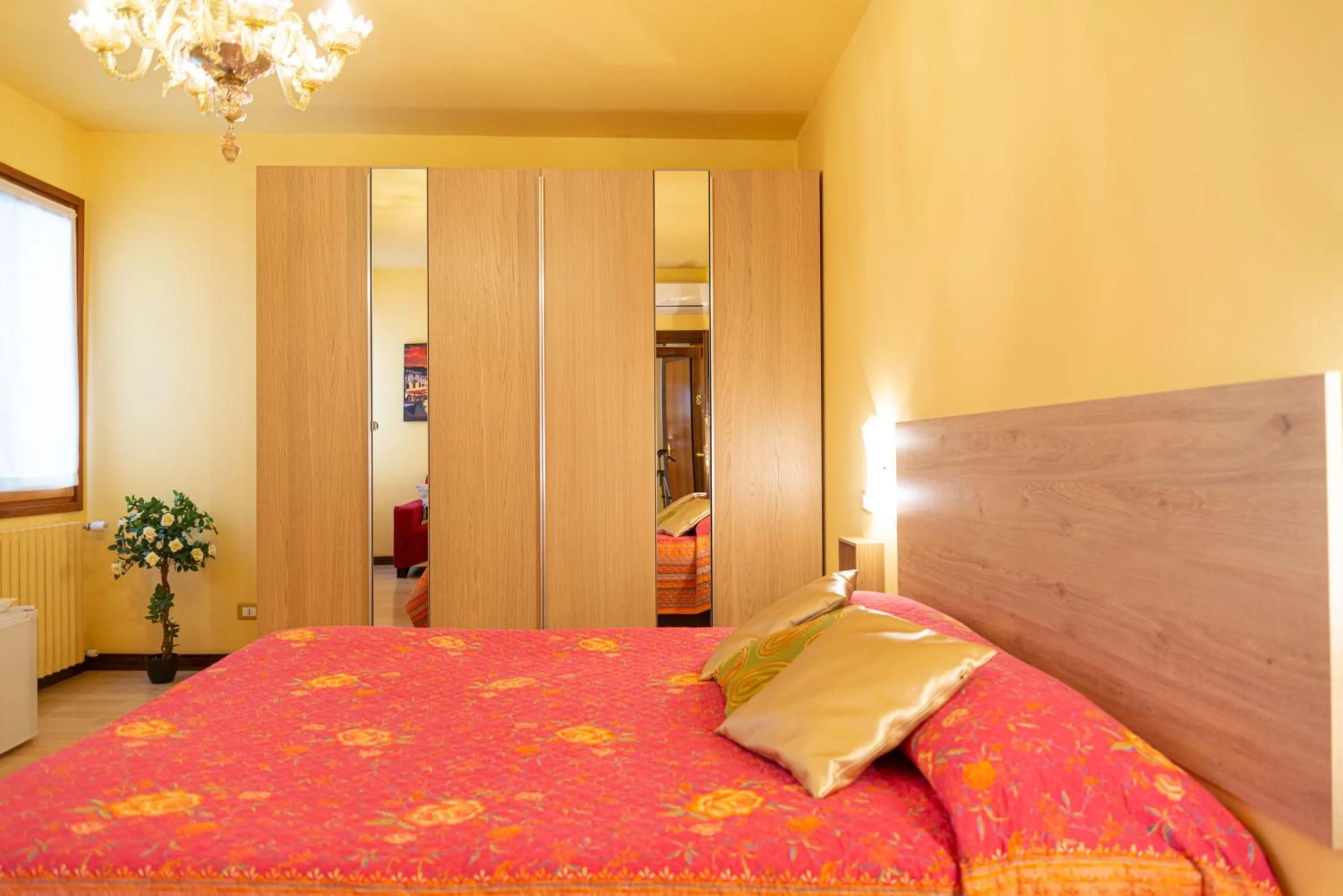 Photo of the whole room, Bed in B&B Da Nina Venice