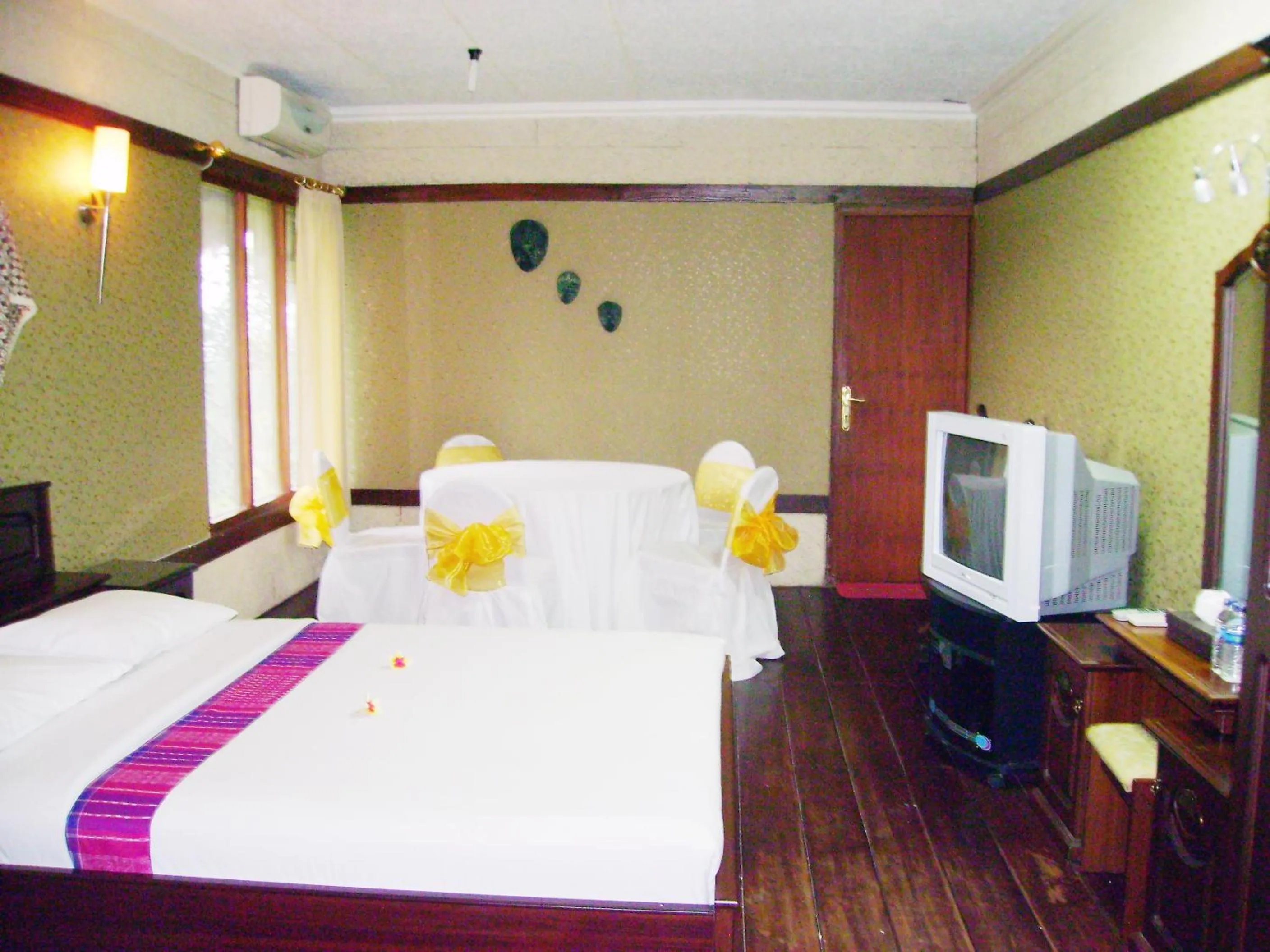 Bed in Swaloh Resort & Spa