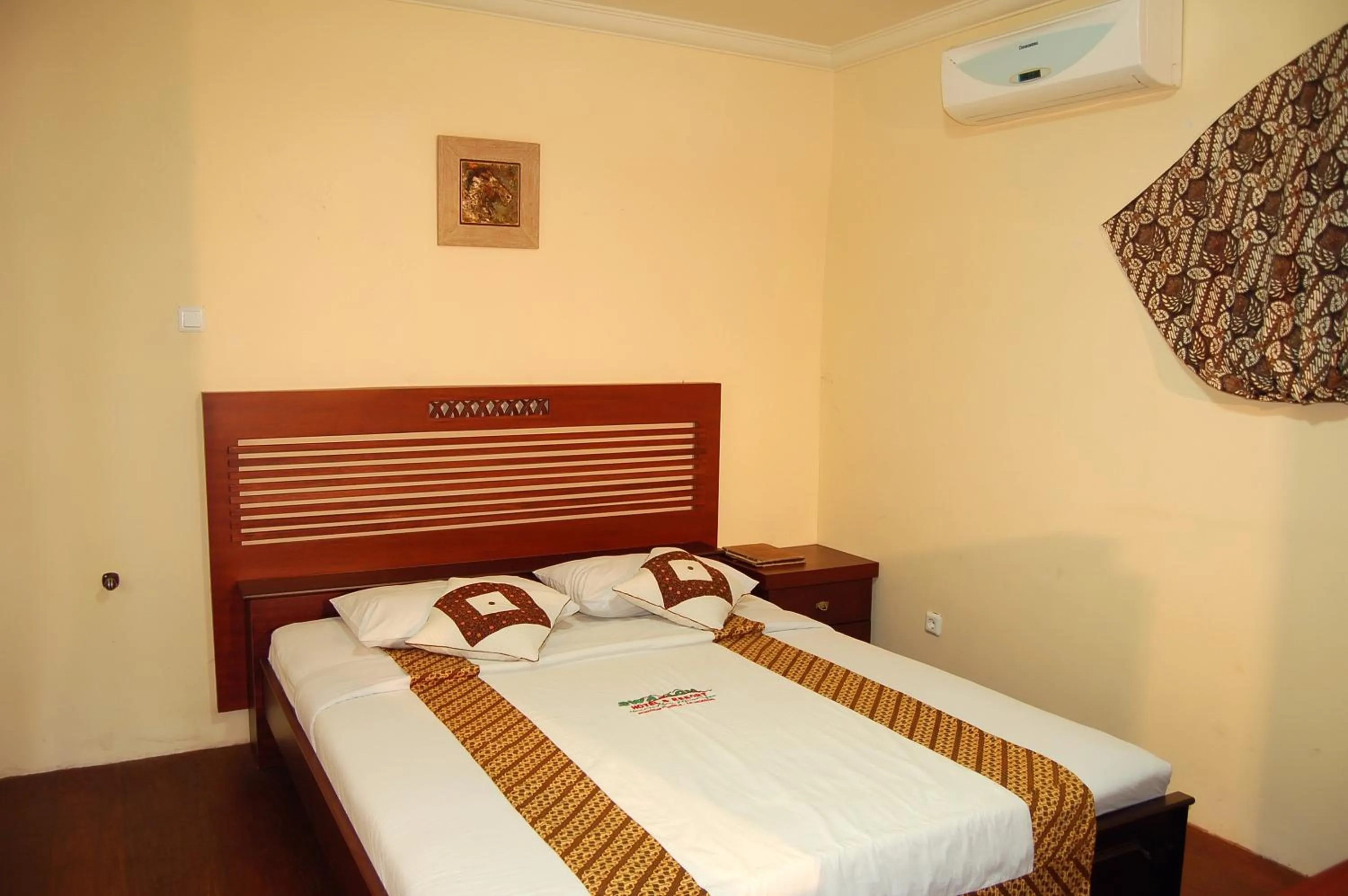 Bed in Swaloh Resort & Spa