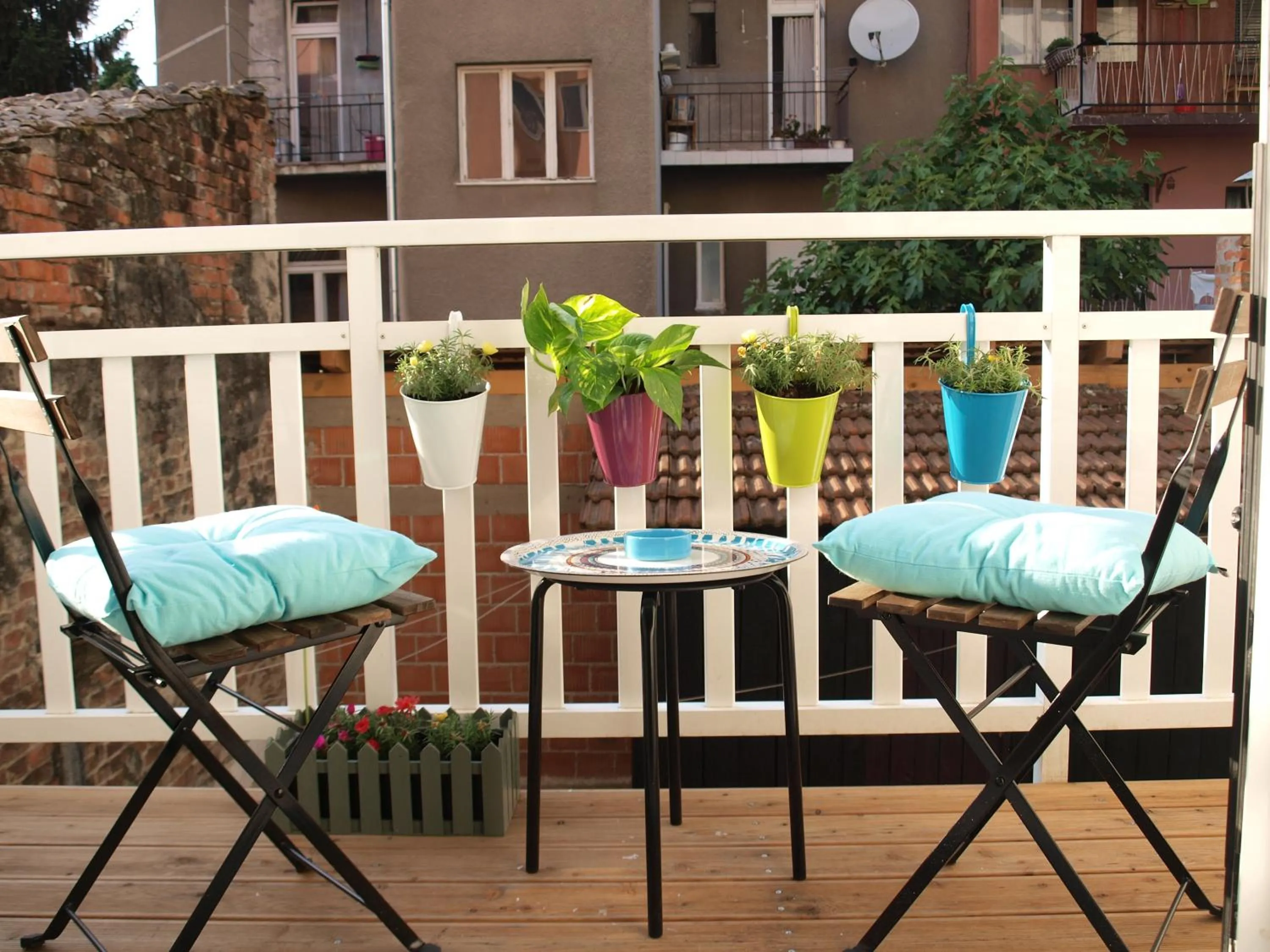 Summer in Apartment Witty Please