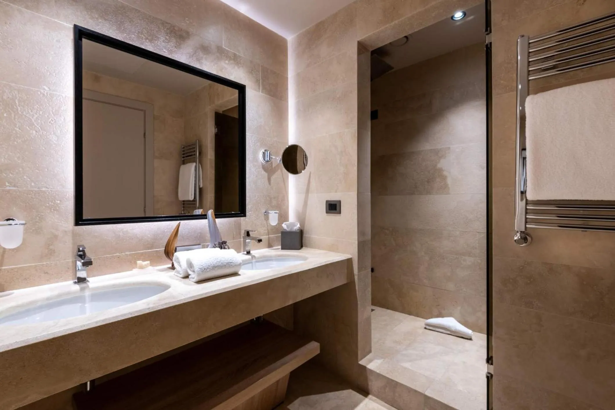 A.Roma Lifestyle Hotel