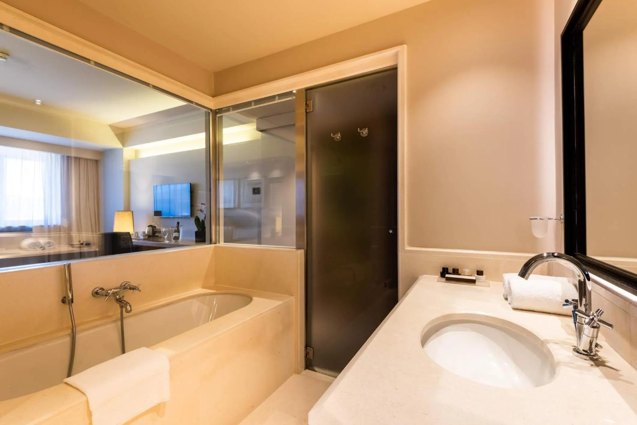 A.Roma Lifestyle Hotel