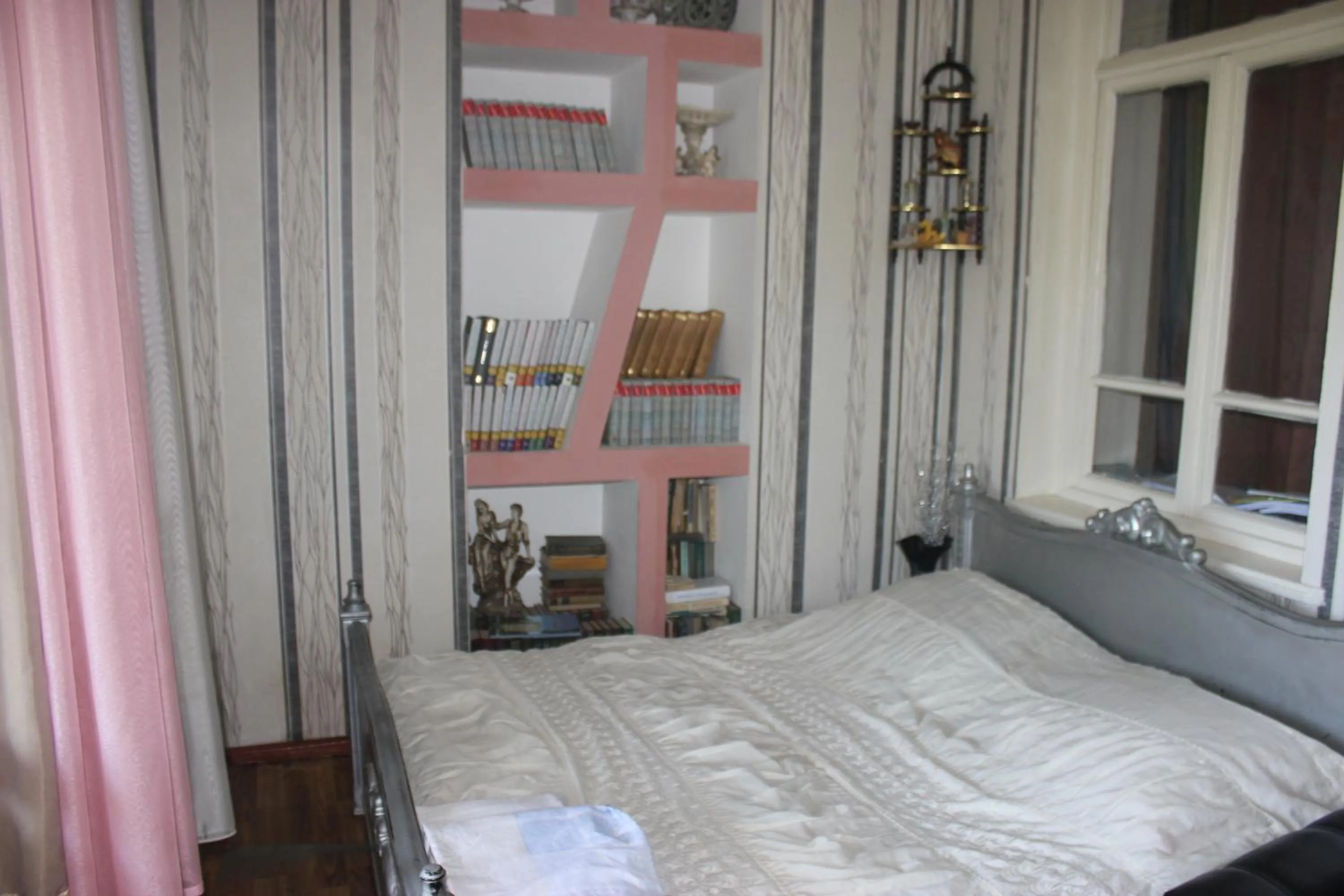 Property building, Bed in Guest house Gidi