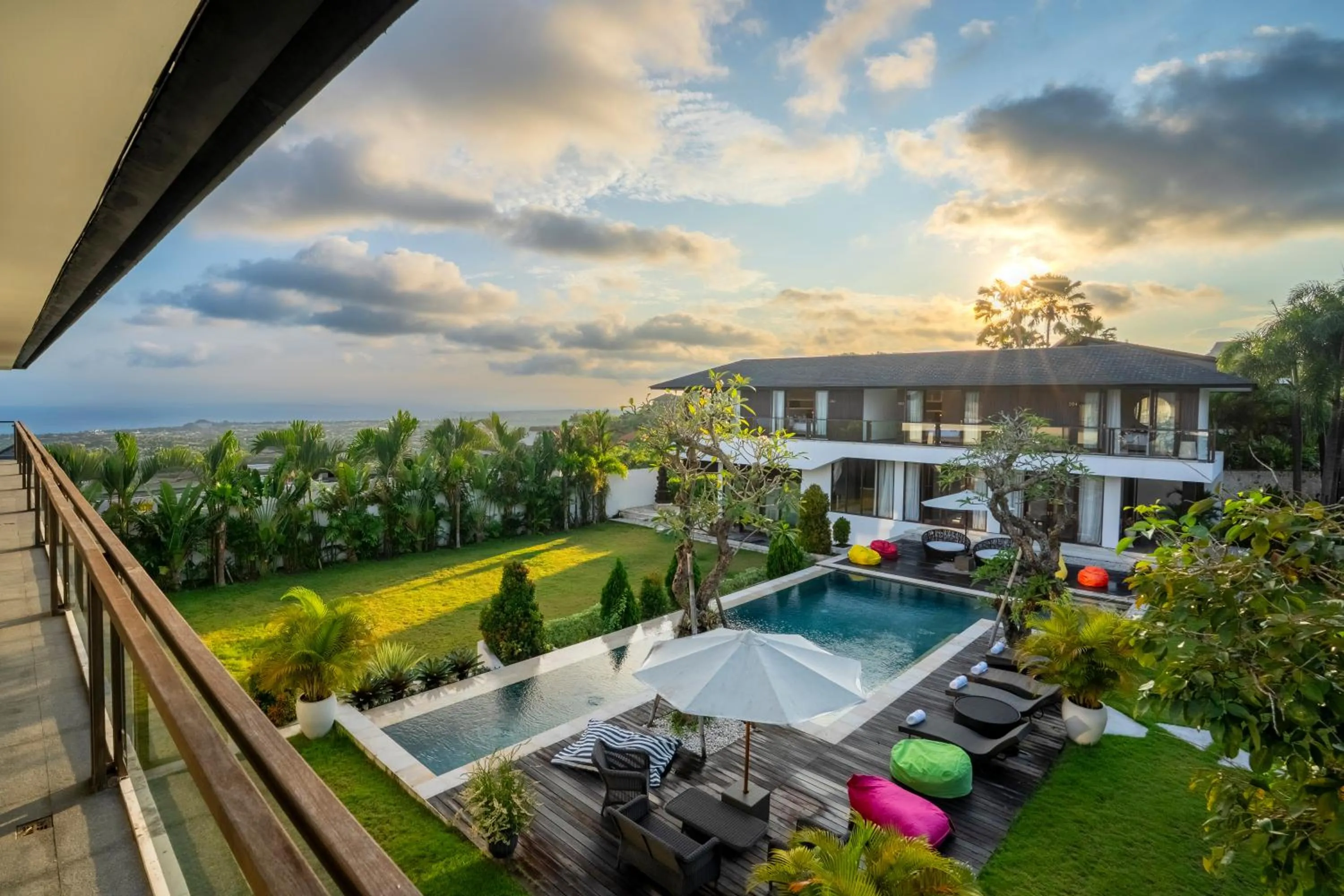Mahameru Uluwatu