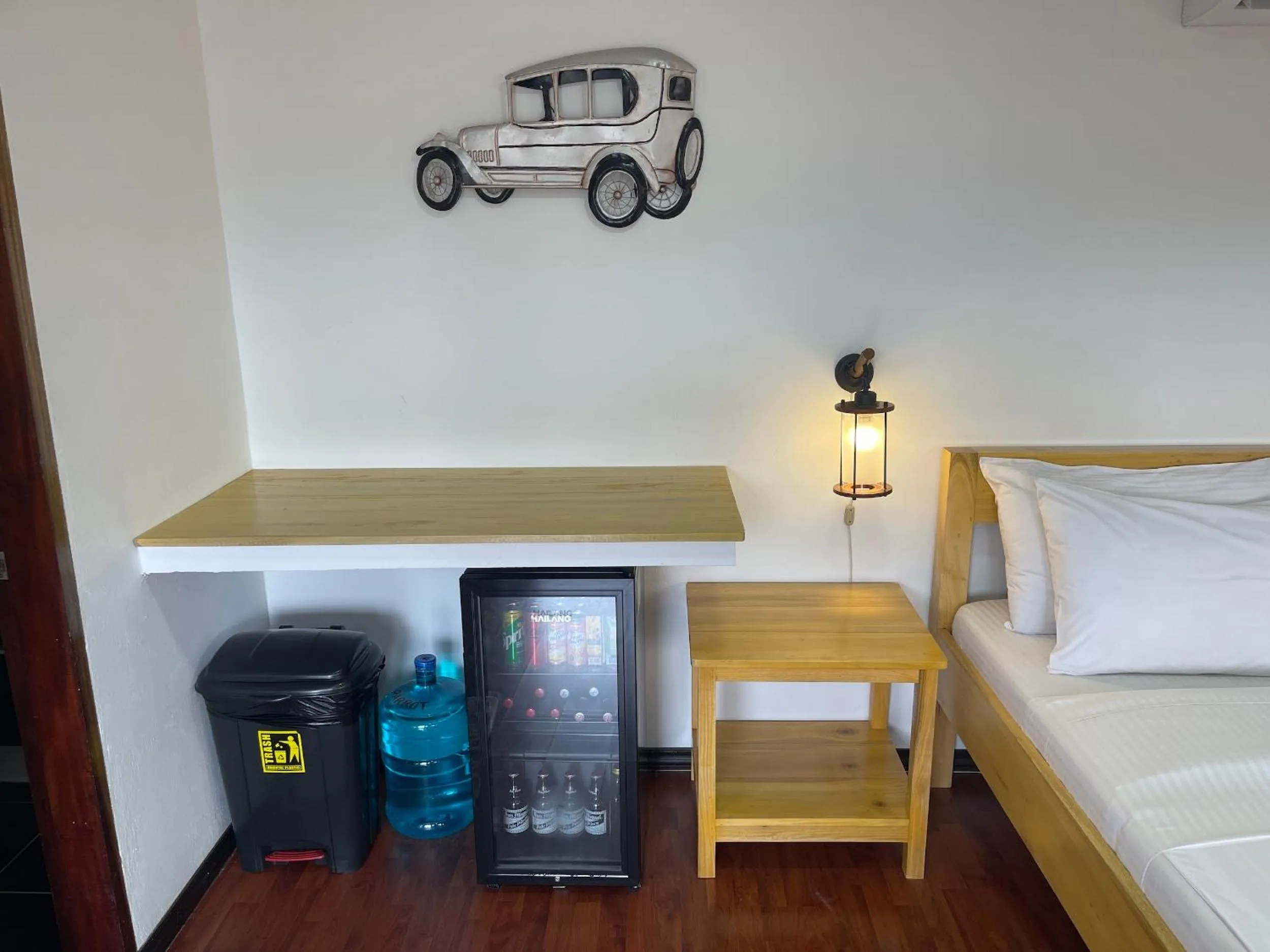 minibar, Bed in Parrot Resort Moalboal