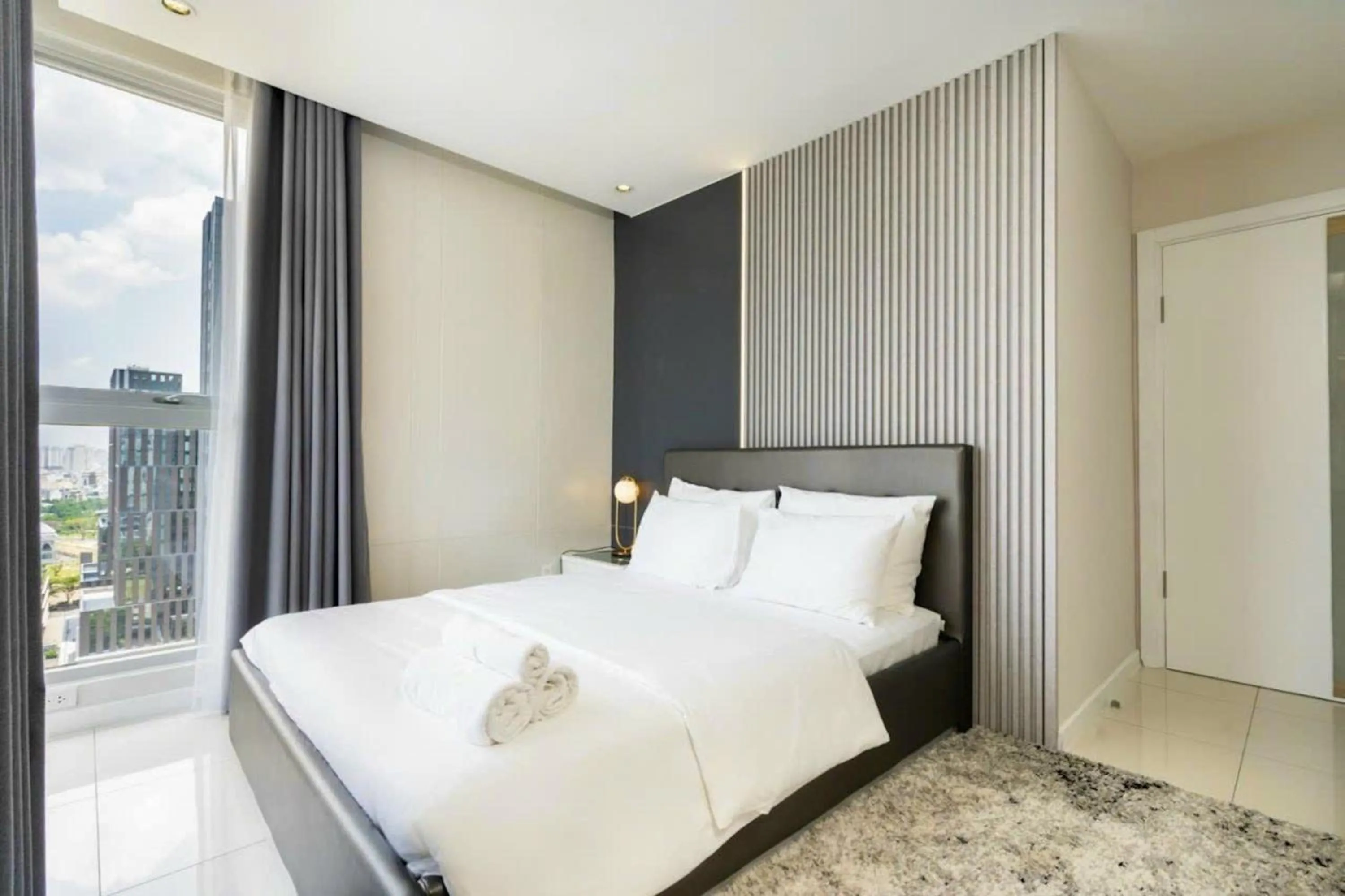 Photo of the whole room, Bed in Diamond Suite Star Hill Apartment