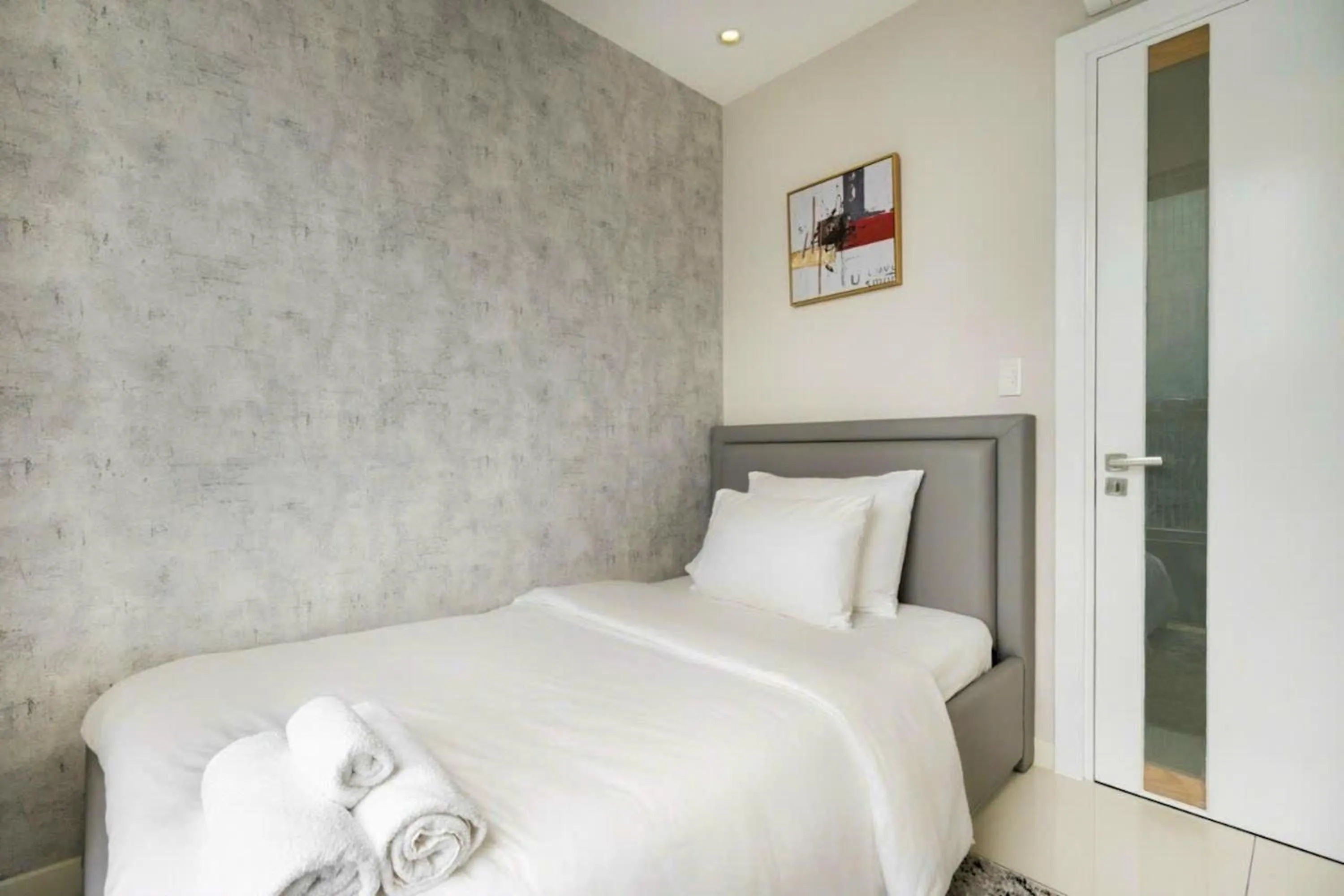 Bed in Diamond Suite Star Hill Apartment
