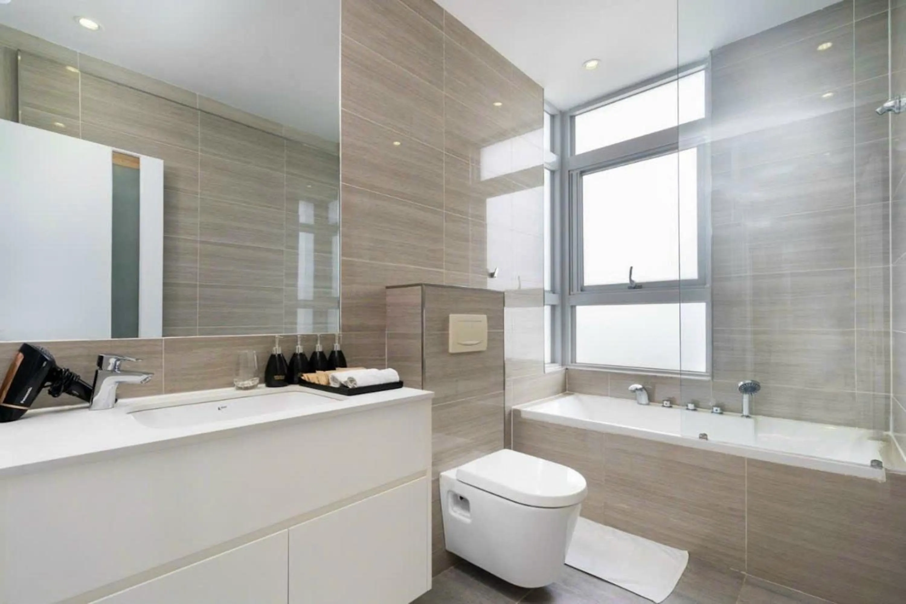 Shower in Diamond Suite Star Hill Apartment