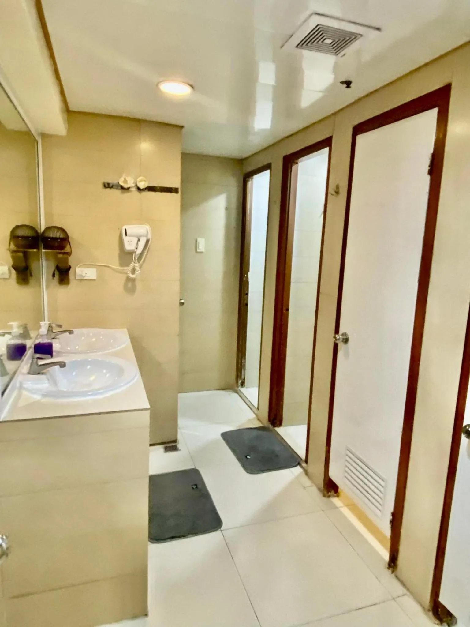 Bathroom in Stone House Hotel Pasay