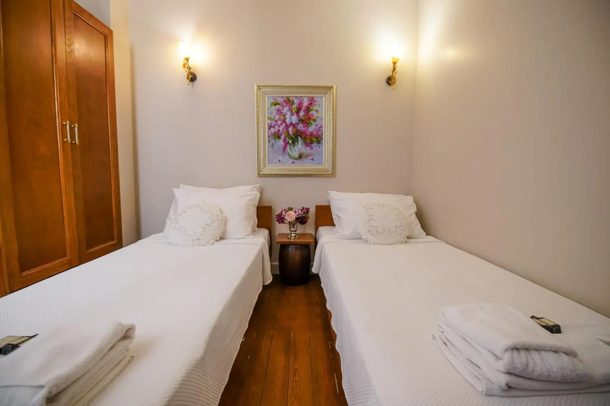 Deluxe Twin Room in Bozcaada Biz Otel Deluxe Twin Room in Bozcaada Biz Otel