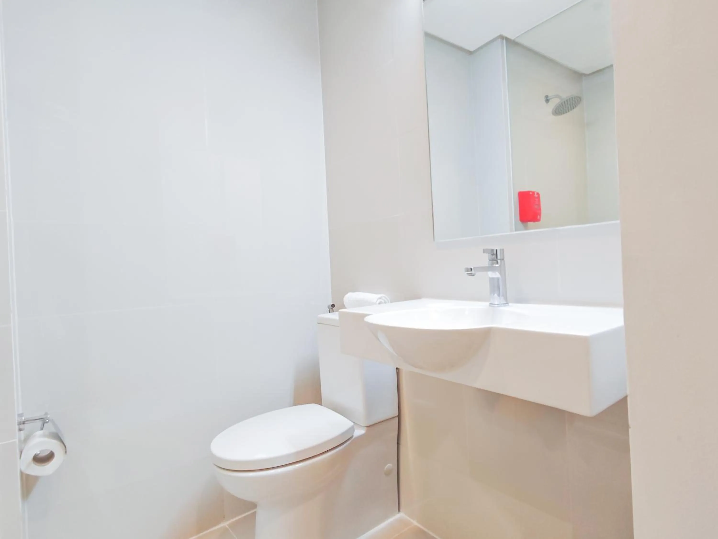 Bathroom in Red Planet Makati Amorsolo