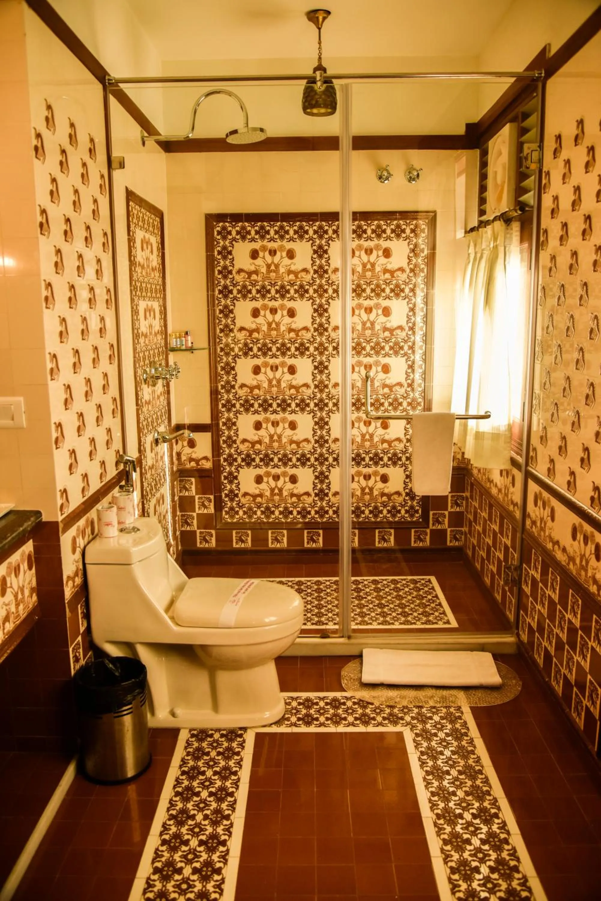 Shower in Pearl Palace Heritage Boutique Hotel