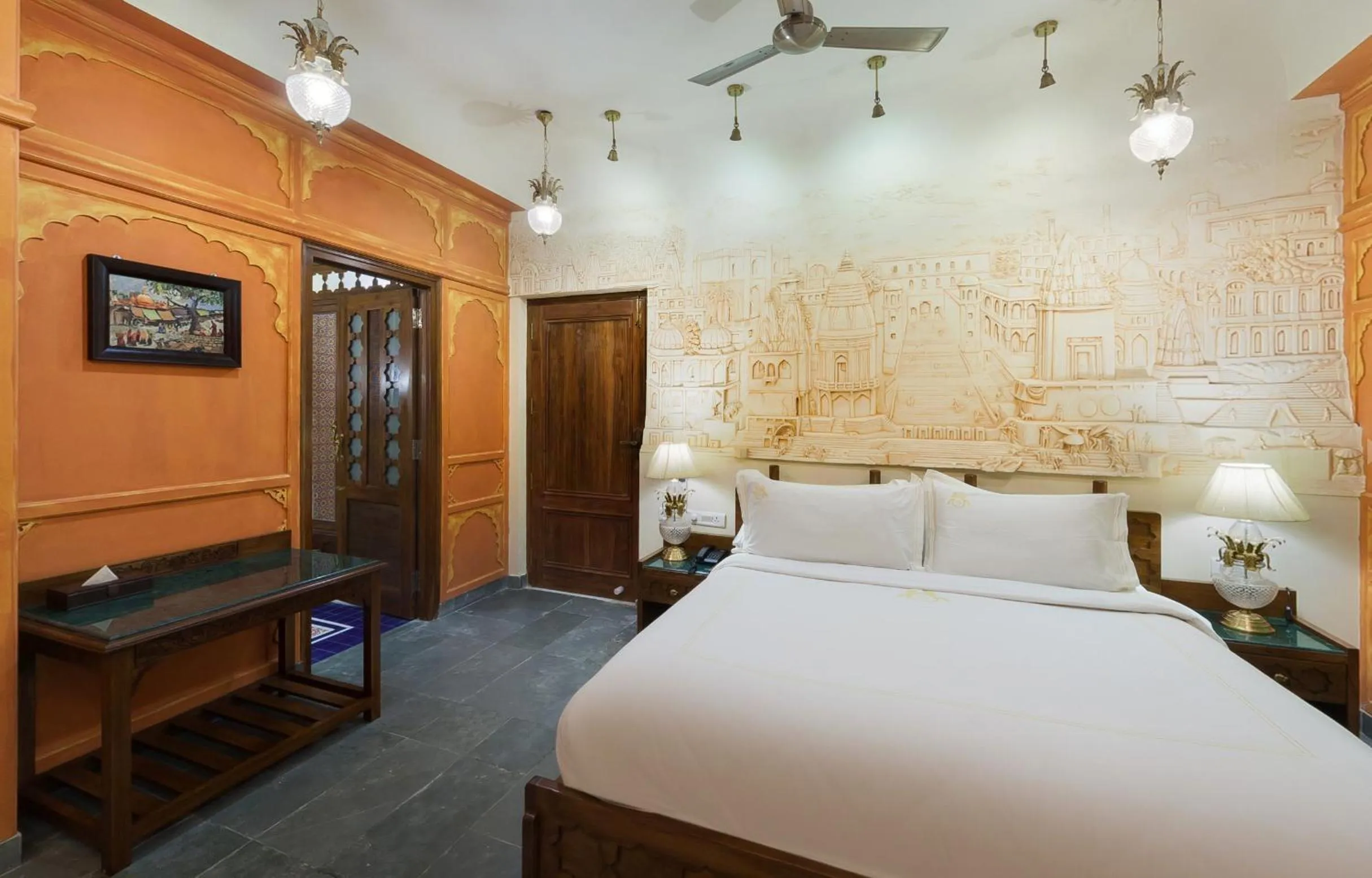 Bed in Pearl Palace Heritage Boutique Hotel