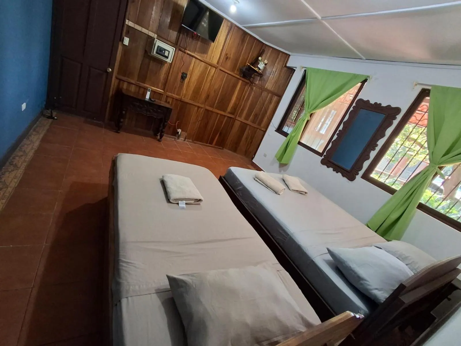 Bedroom, Bed in Hotel Marielos Tamarindo