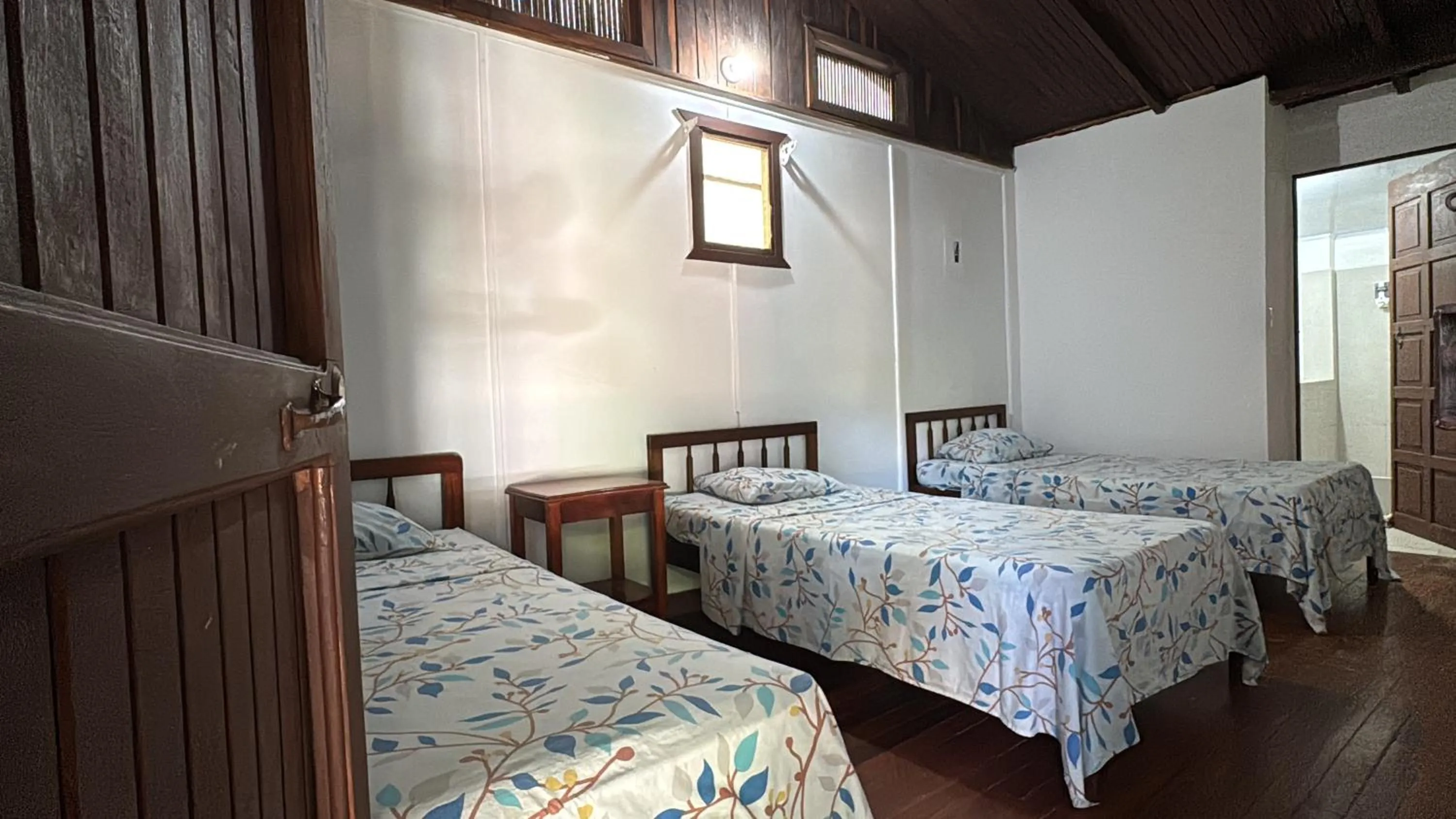 Bed in Hotel Marielos Tamarindo