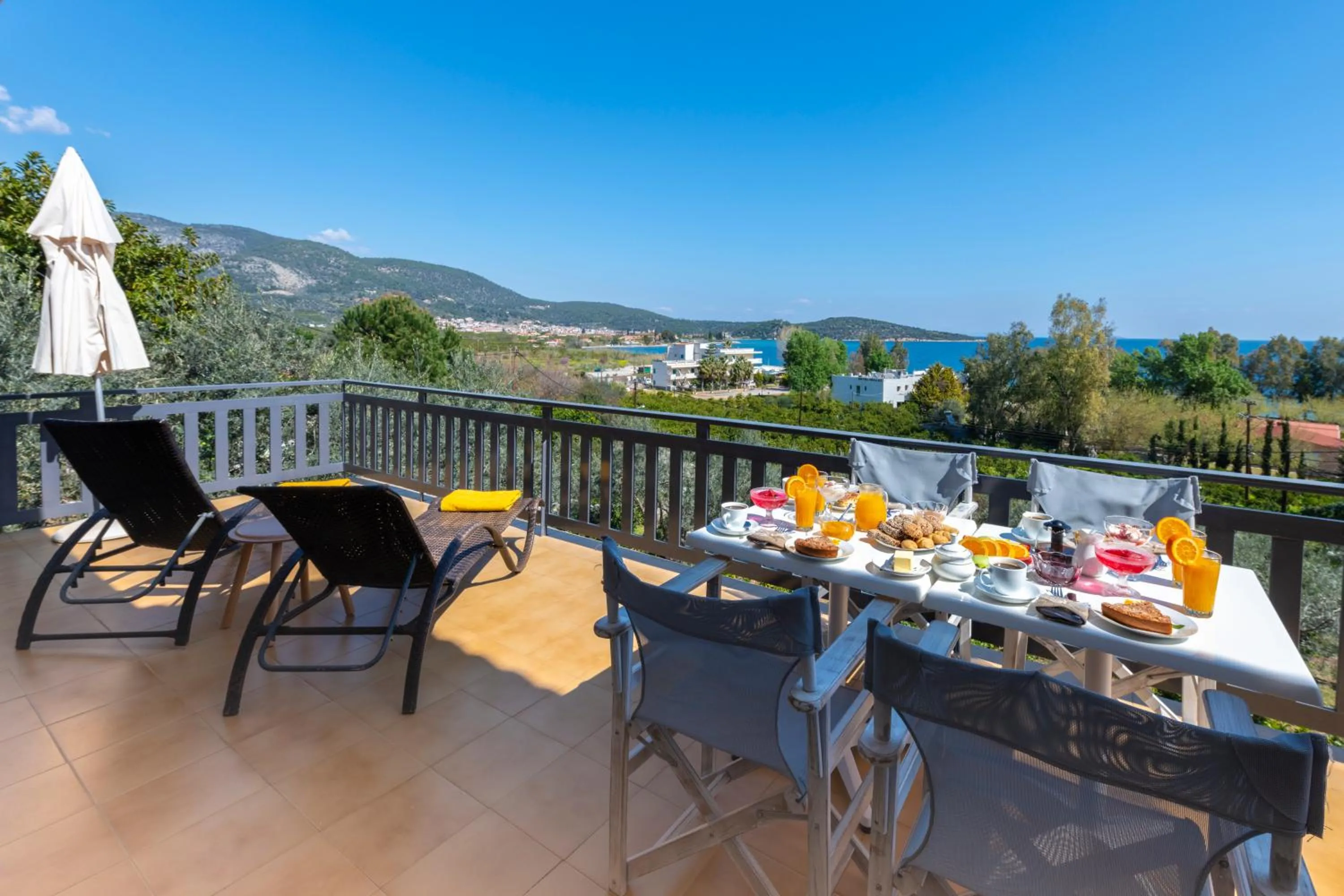 Two Inter-connecting Rooms with Sea View in Maria Apartments Studios Epidavros