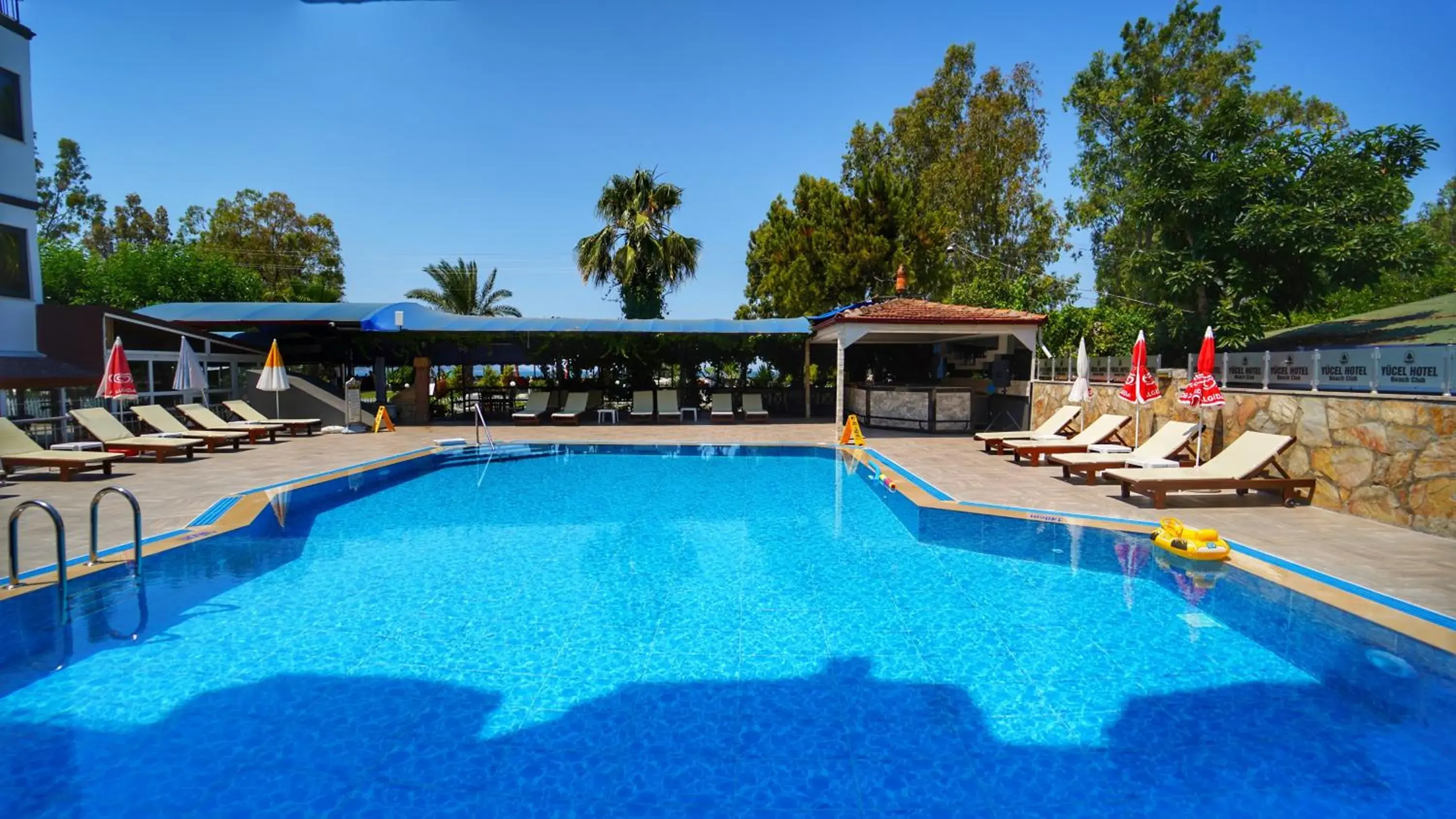 Swimming pool in Yücel Hotel Swimming pool in Yücel Hotel