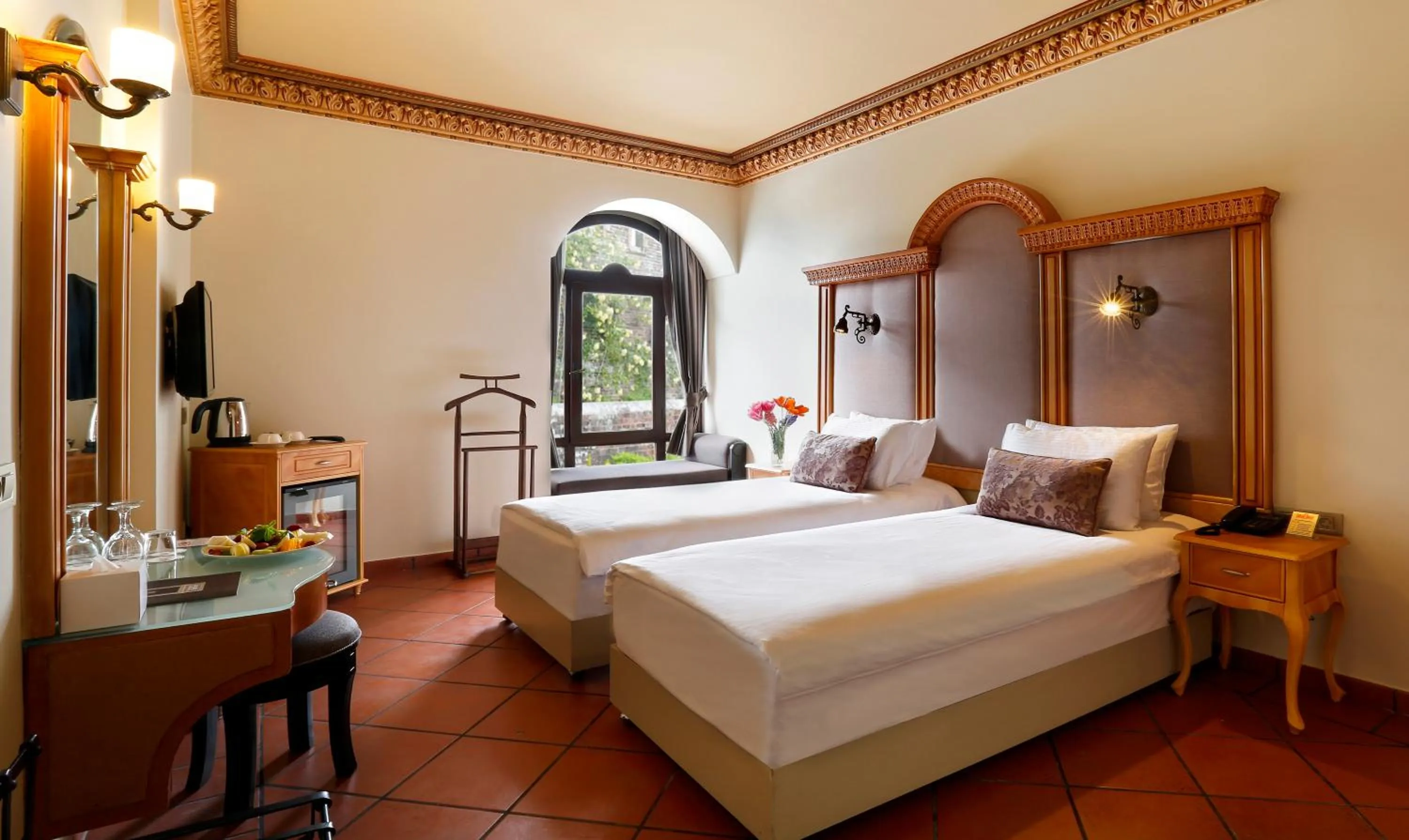 Coffee/tea facilities, Bed in Sultanahmet Palace Hotel