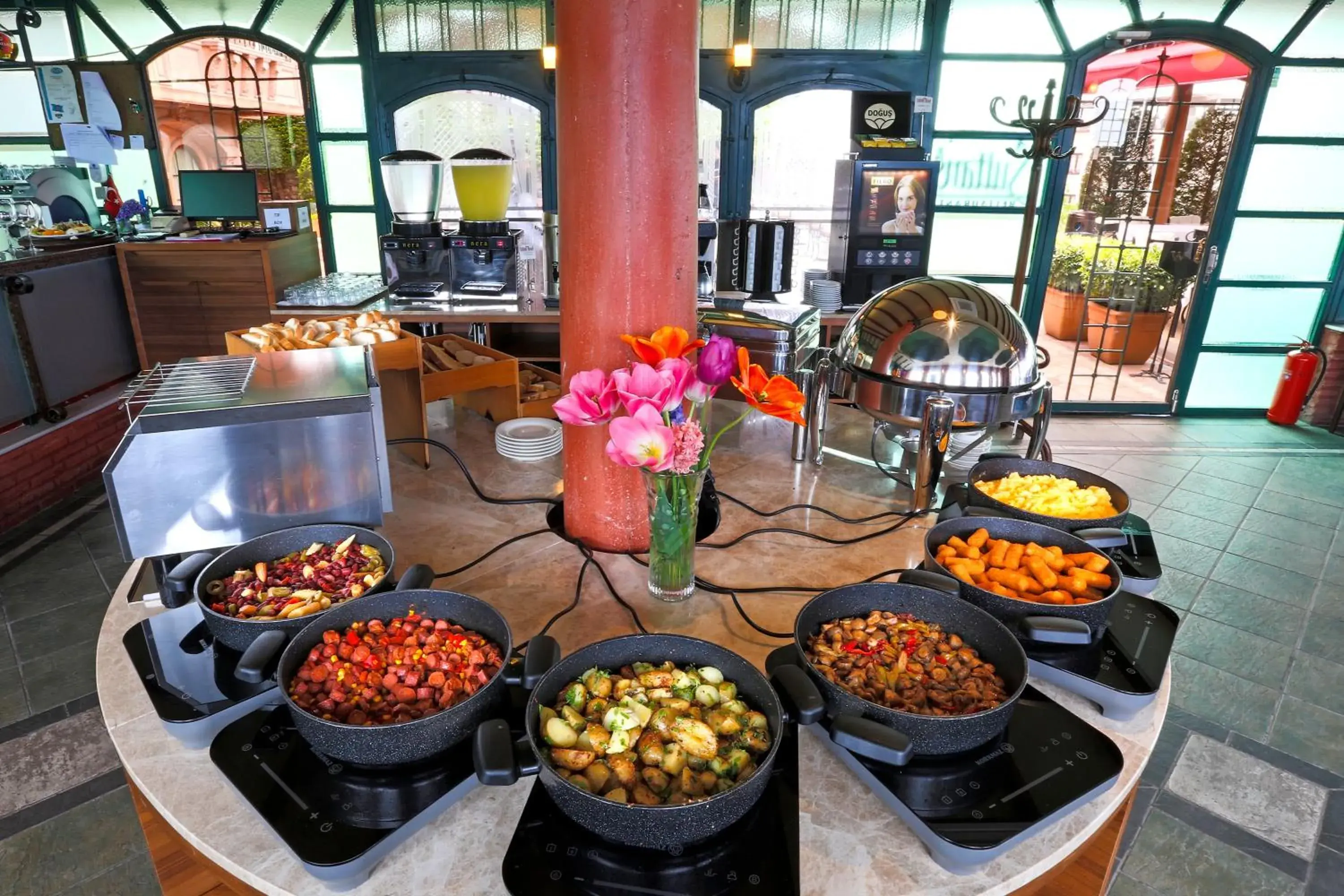 Restaurant/places to eat in Sultanahmet Palace Hotel Restaurant/places to eat in Sultanahmet Palace Hotel