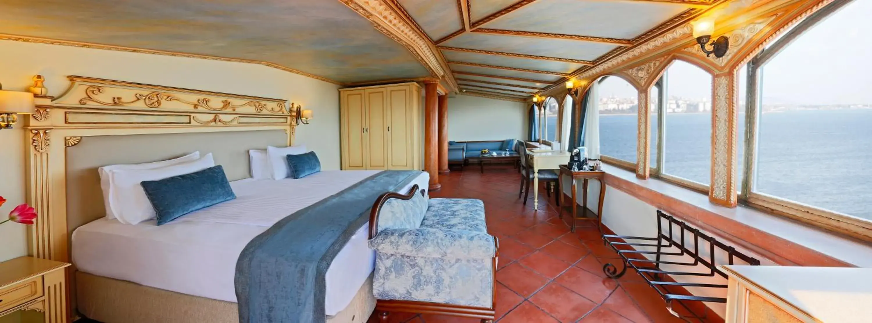 Coffee/tea facilities, Bed in Sultanahmet Palace Hotel Coffee/tea facilities, Bed in Sultanahmet Palace Hotel