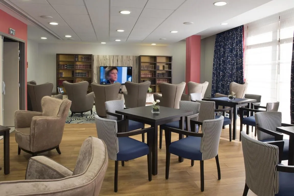 Lounge or bar in Domitys Le Ruban d'Azur résidence services séniors