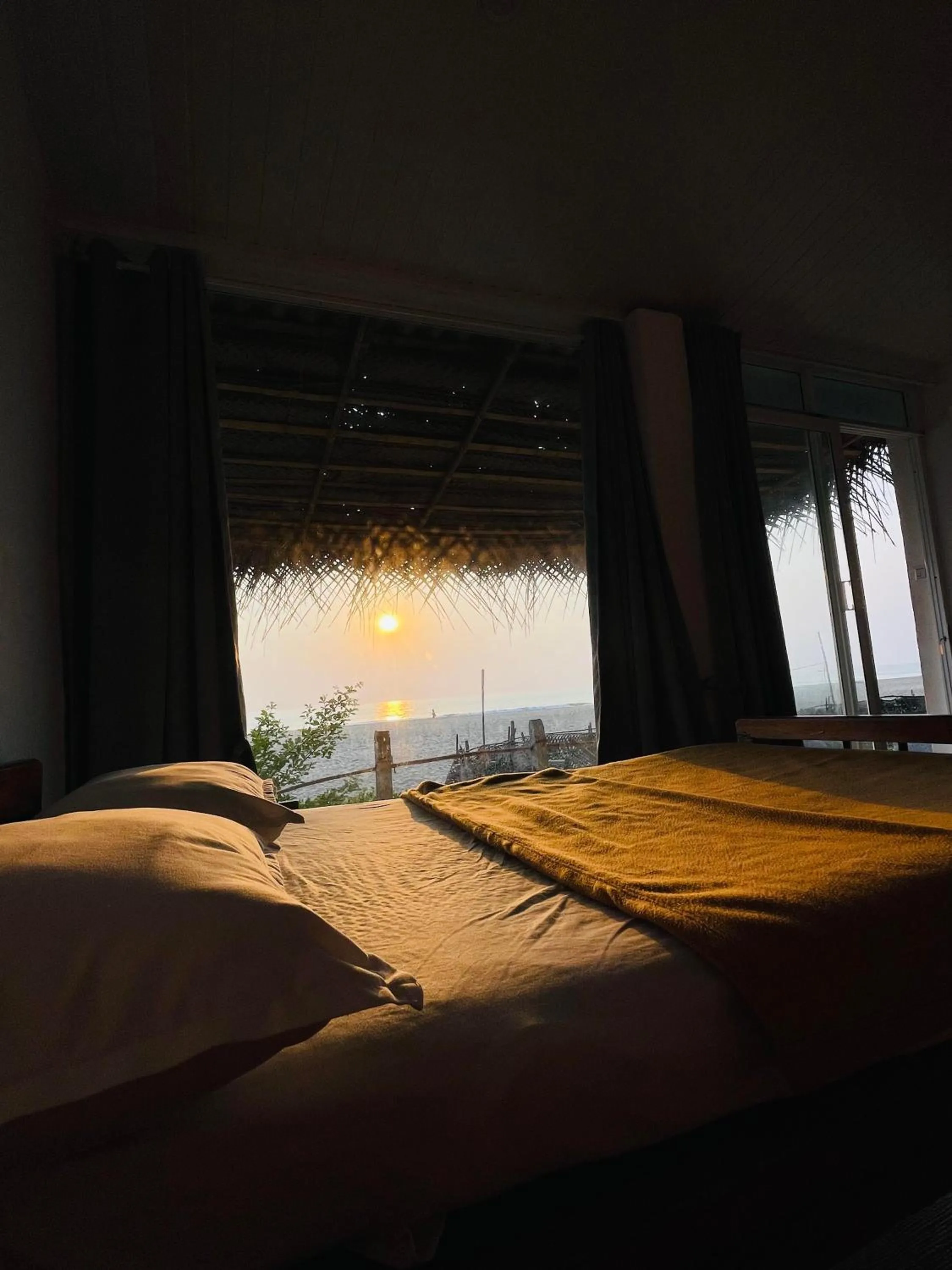 Bed in The Meraki Beach Resort Gokarna