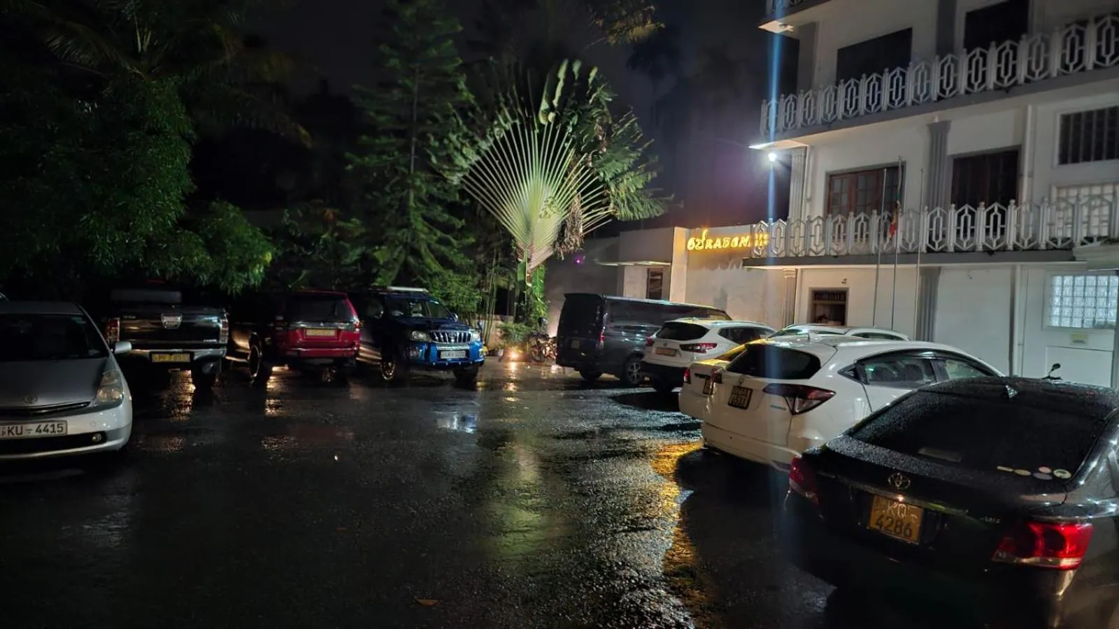 Night in Paradise Inn