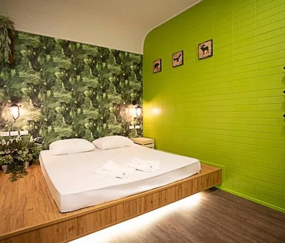 Bed in NY Resort Nonthaburi