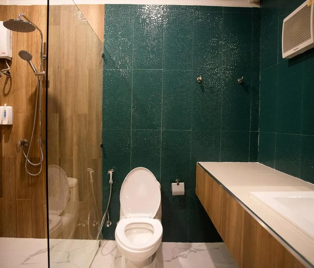 Toilet in NY Resort Nonthaburi