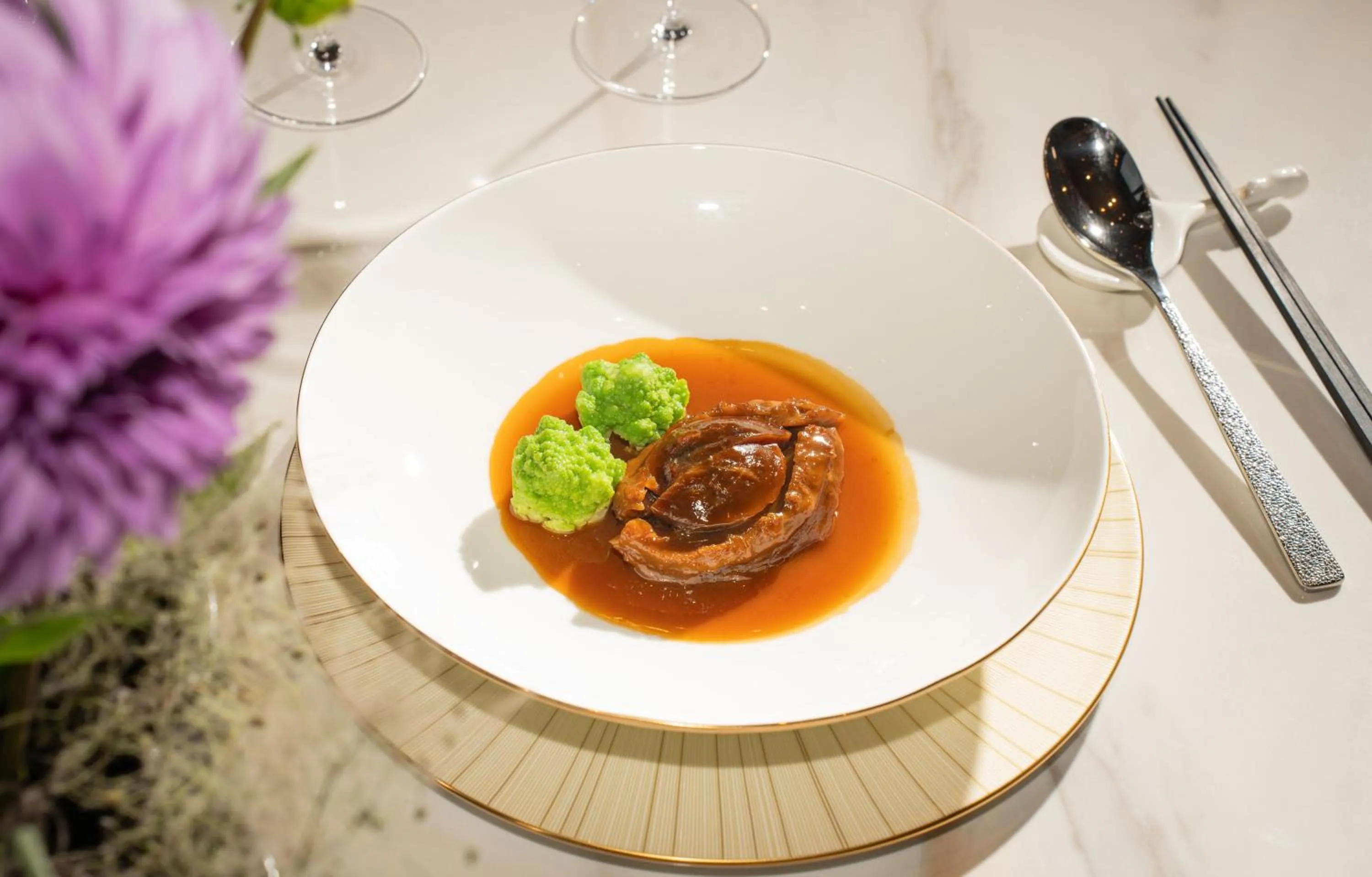 Restaurant/places to eat in The Silk Lakehouse, Shangri-La Hangzhou