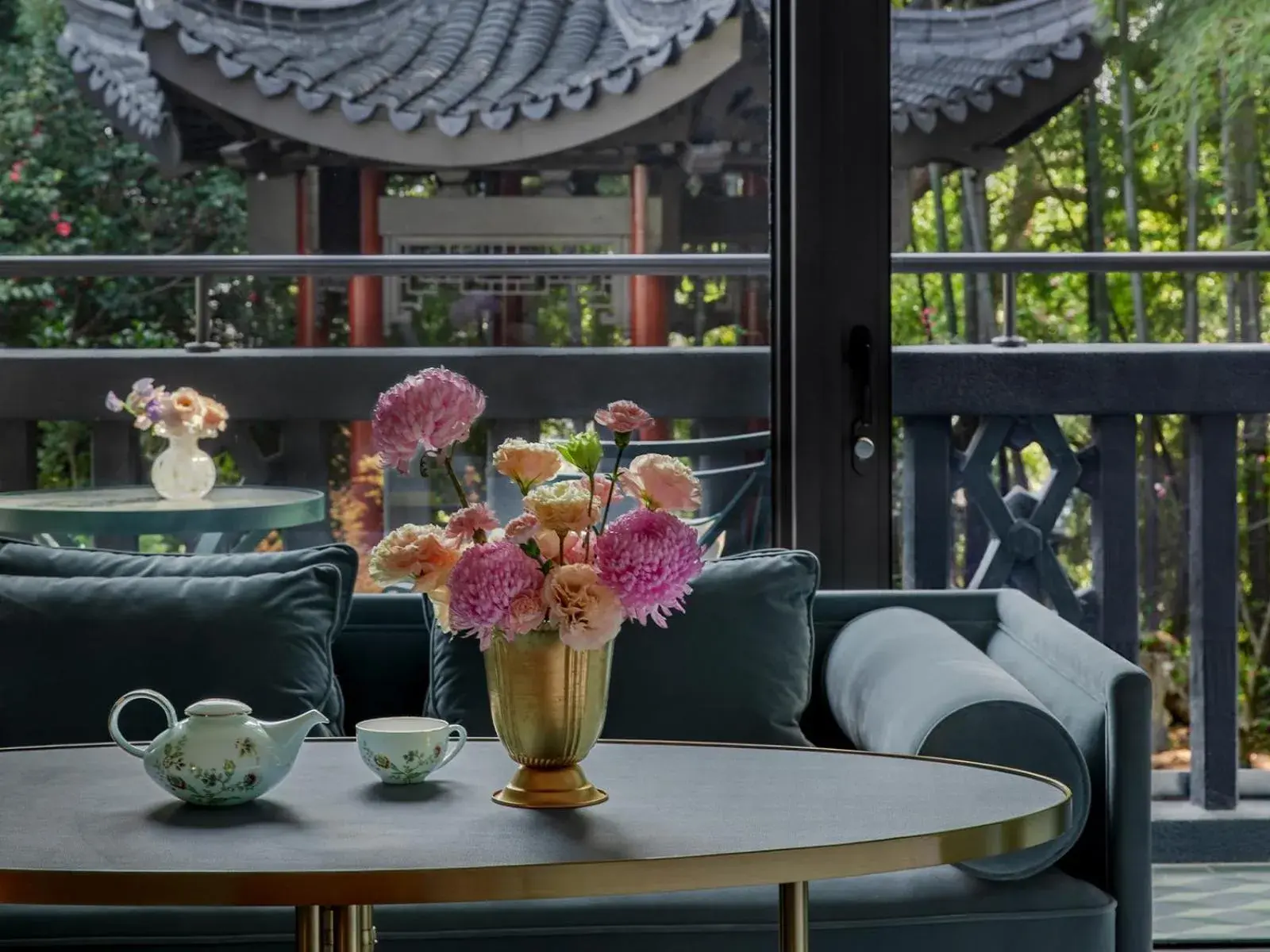 Garden view in The Silk Lakehouse, Shangri-La Hangzhou Garden view in The Silk Lakehouse, Shangri-La Hangzhou