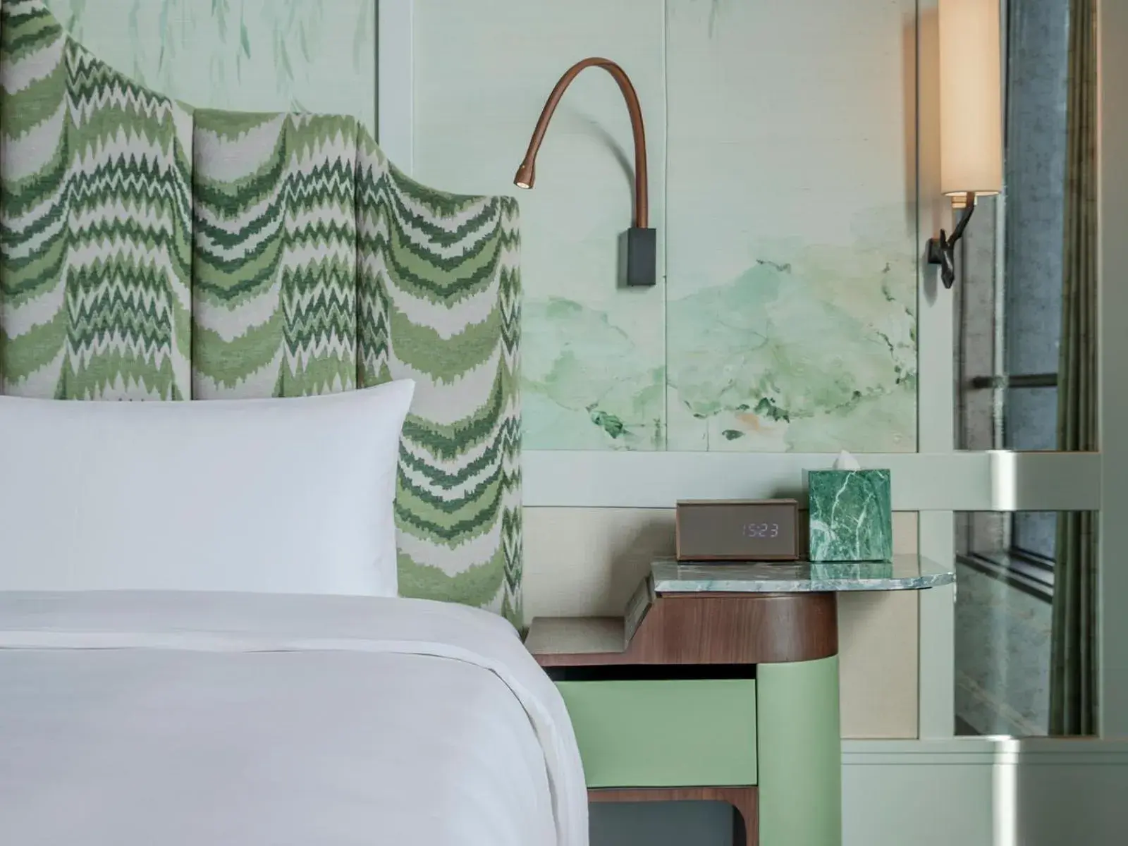 Bed in The Silk Lakehouse, Shangri-La Hangzhou Bed in The Silk Lakehouse, Shangri-La Hangzhou